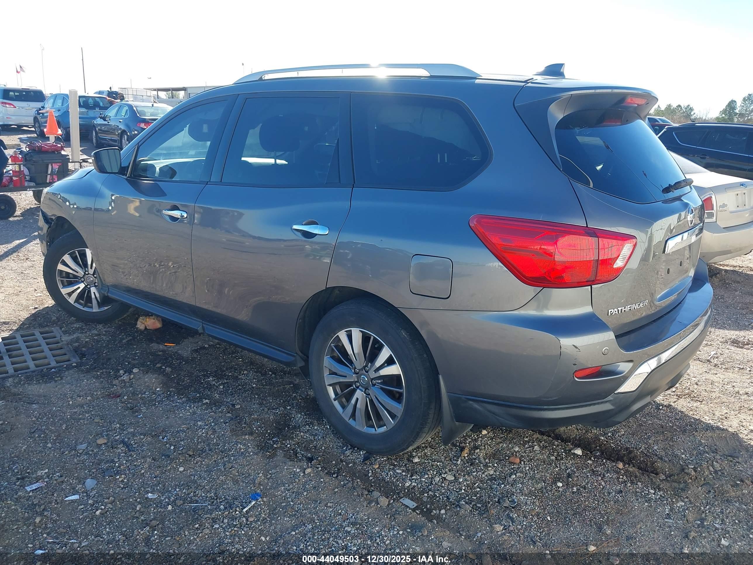 NISSAN PATHFINDER image 3