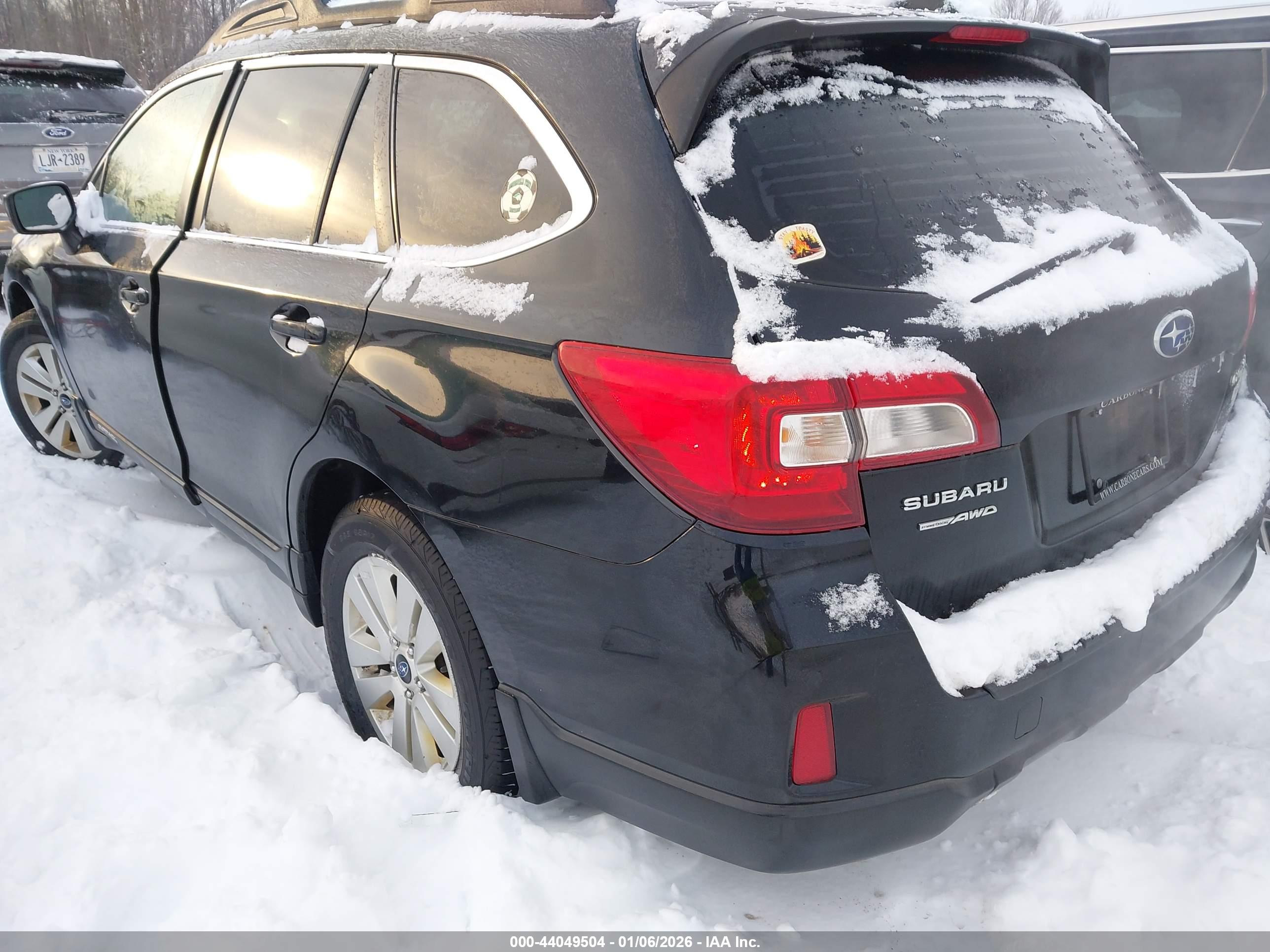 SUBARU OUTBACK image 3