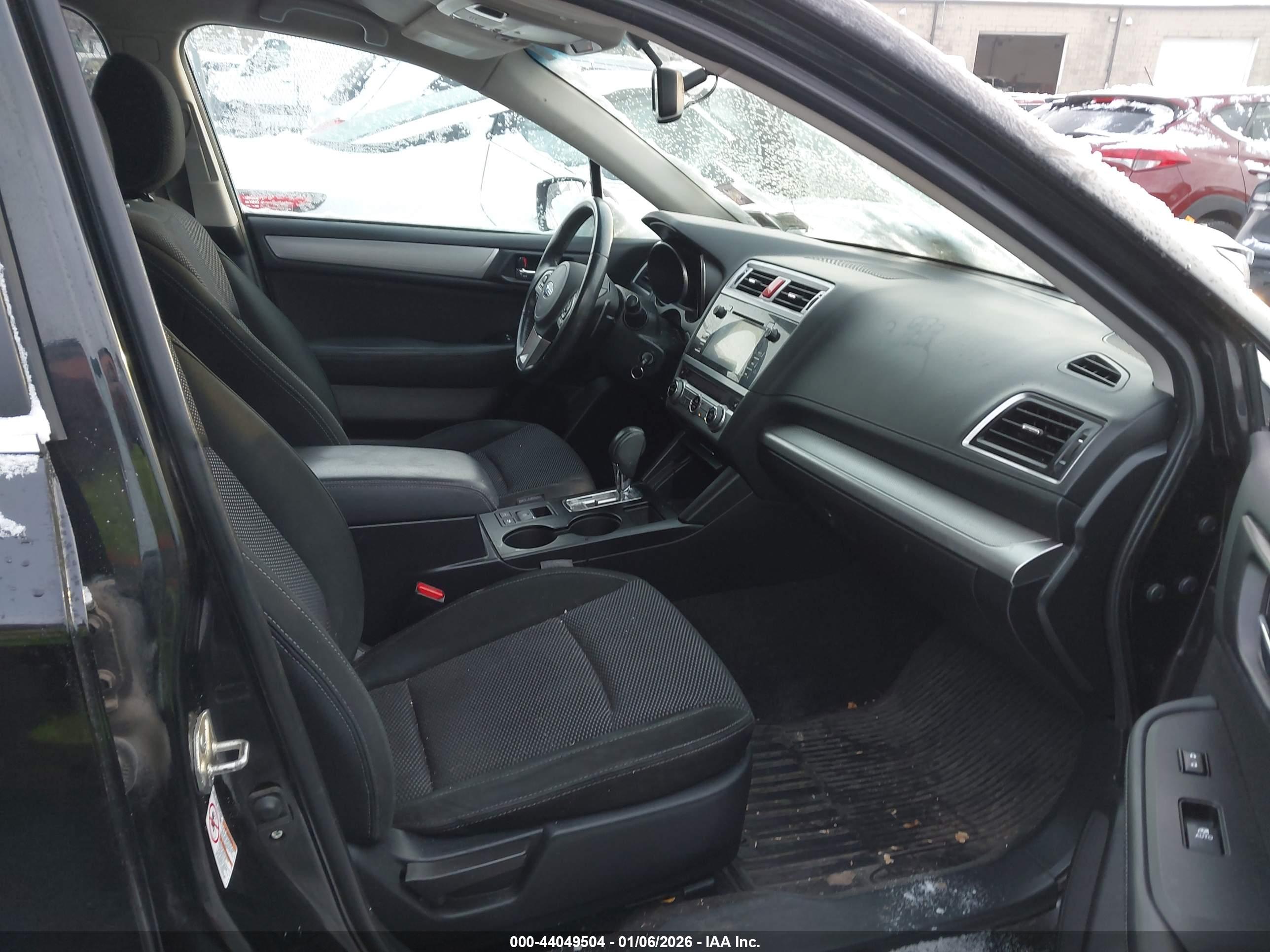 SUBARU OUTBACK image 5