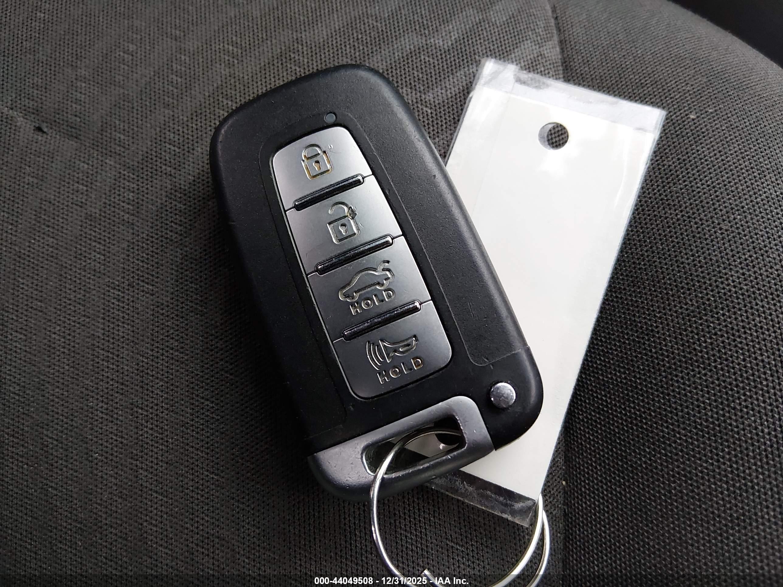 HYUNDAI ELANTRA image 11