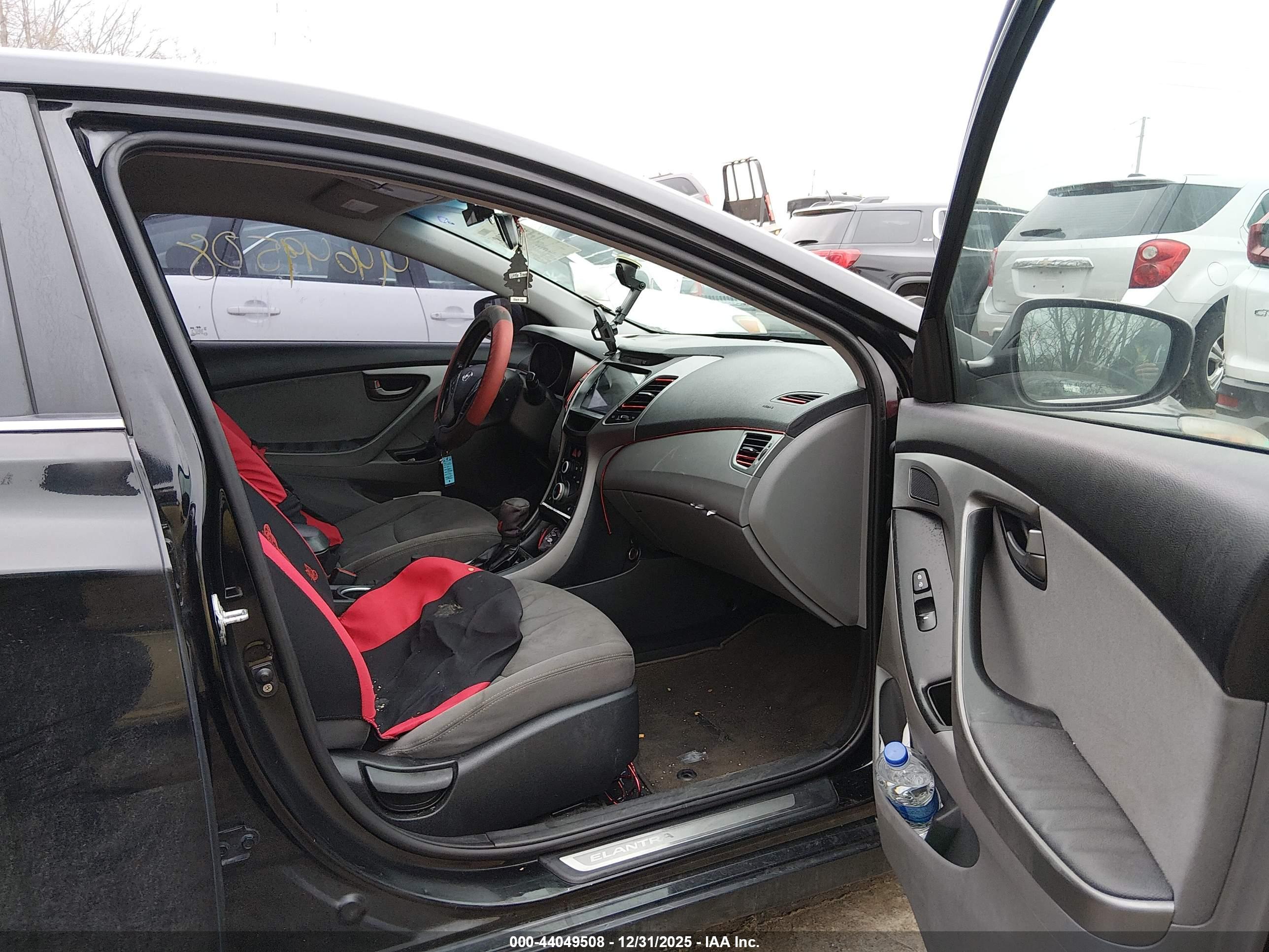 HYUNDAI ELANTRA image 5