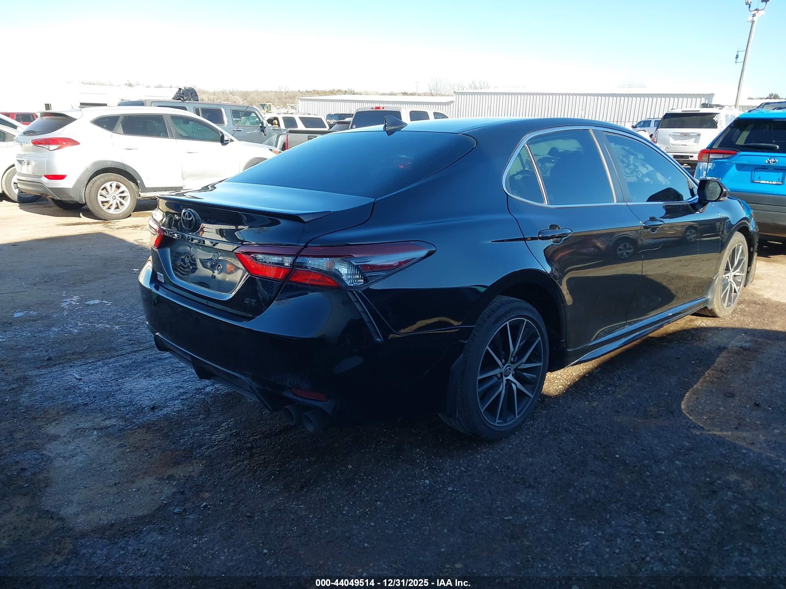 TOYOTA CAMRY image 4