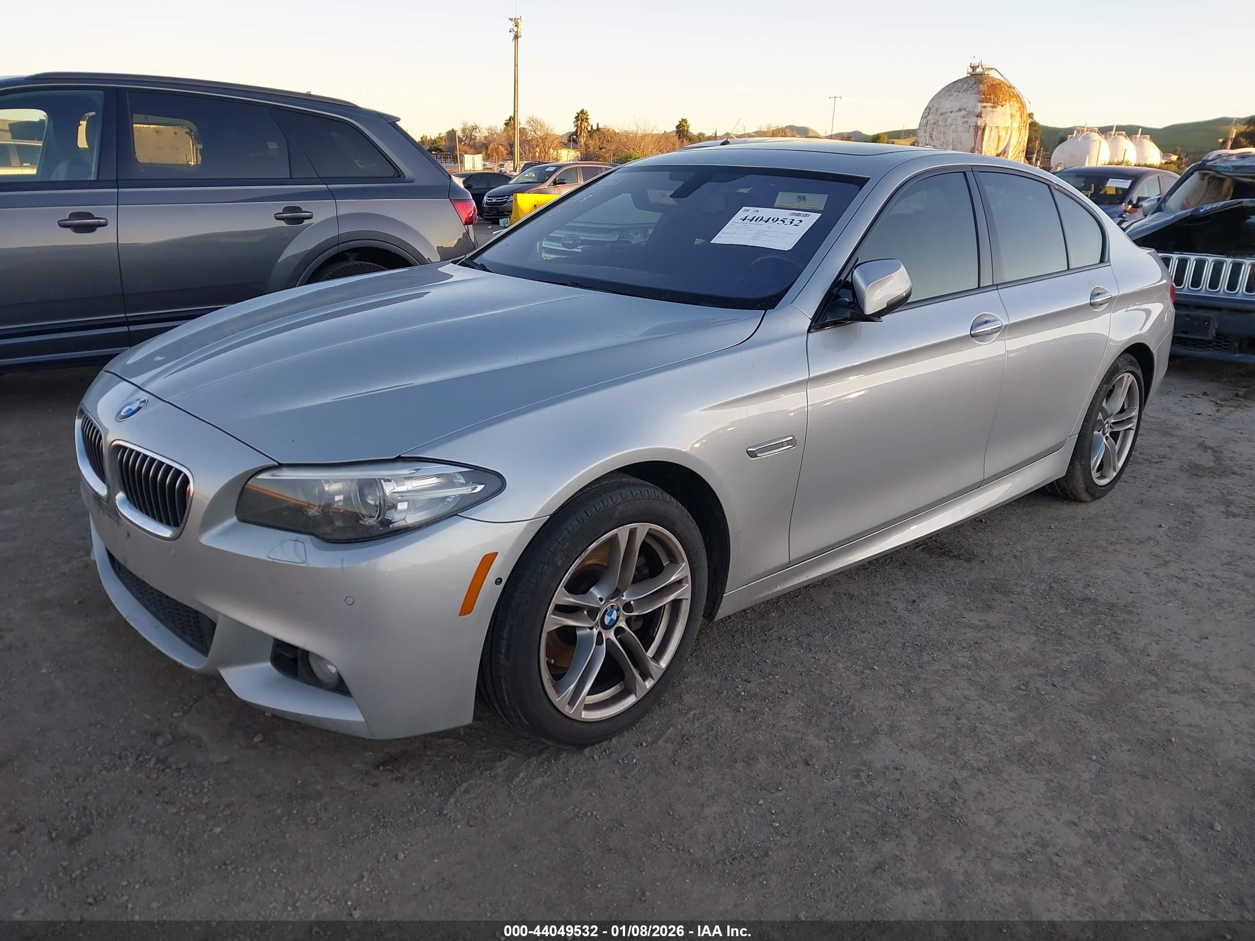 BMW 528I image 2
