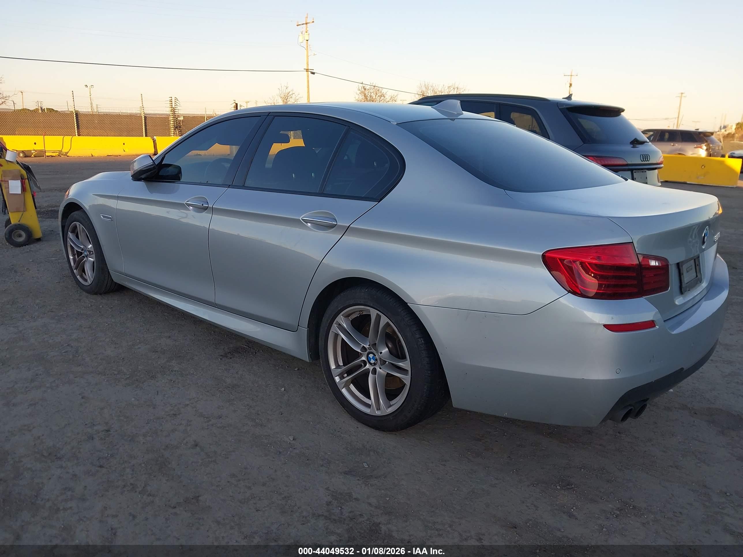 BMW 528I image 3