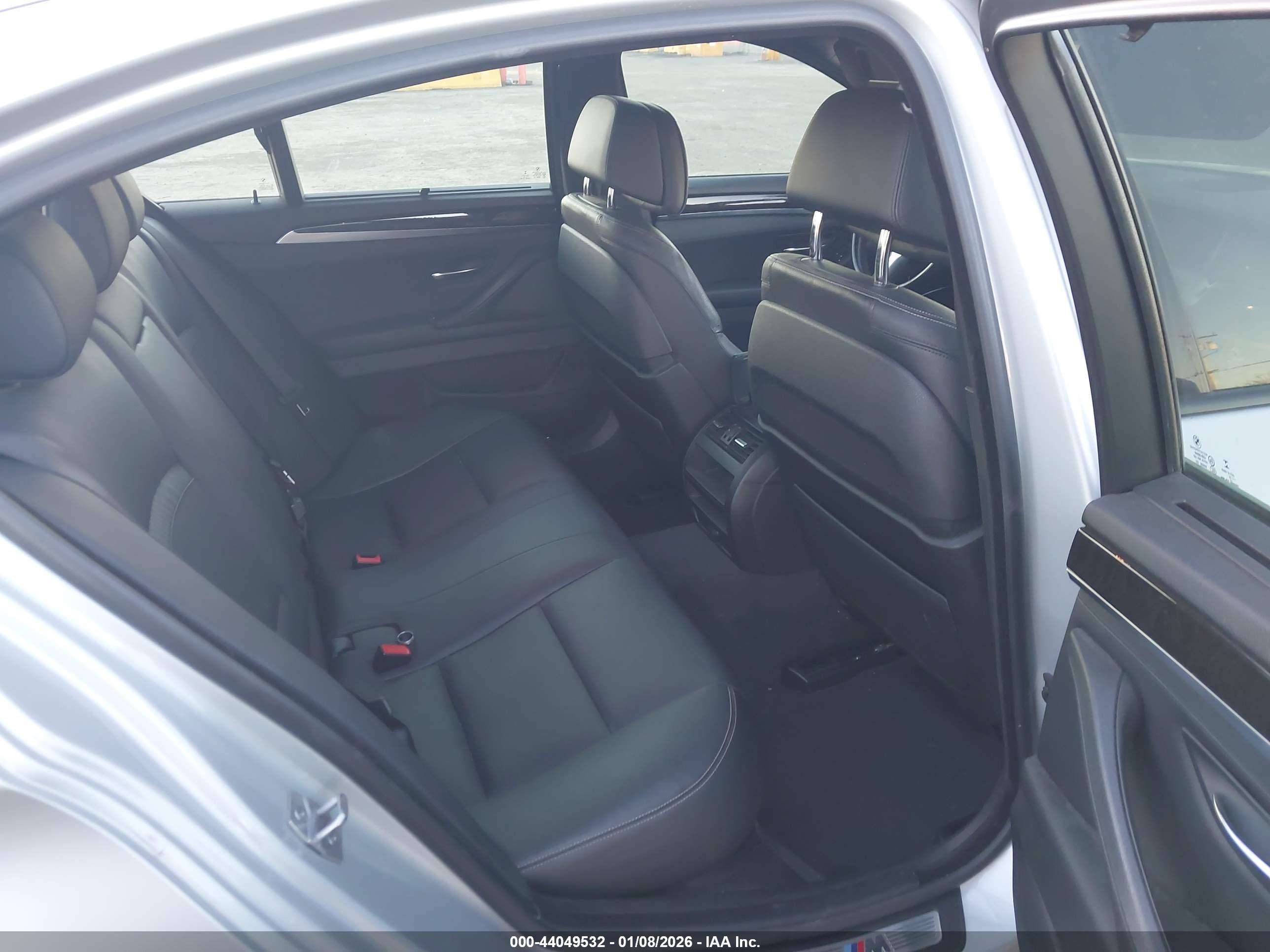 BMW 528I image 8