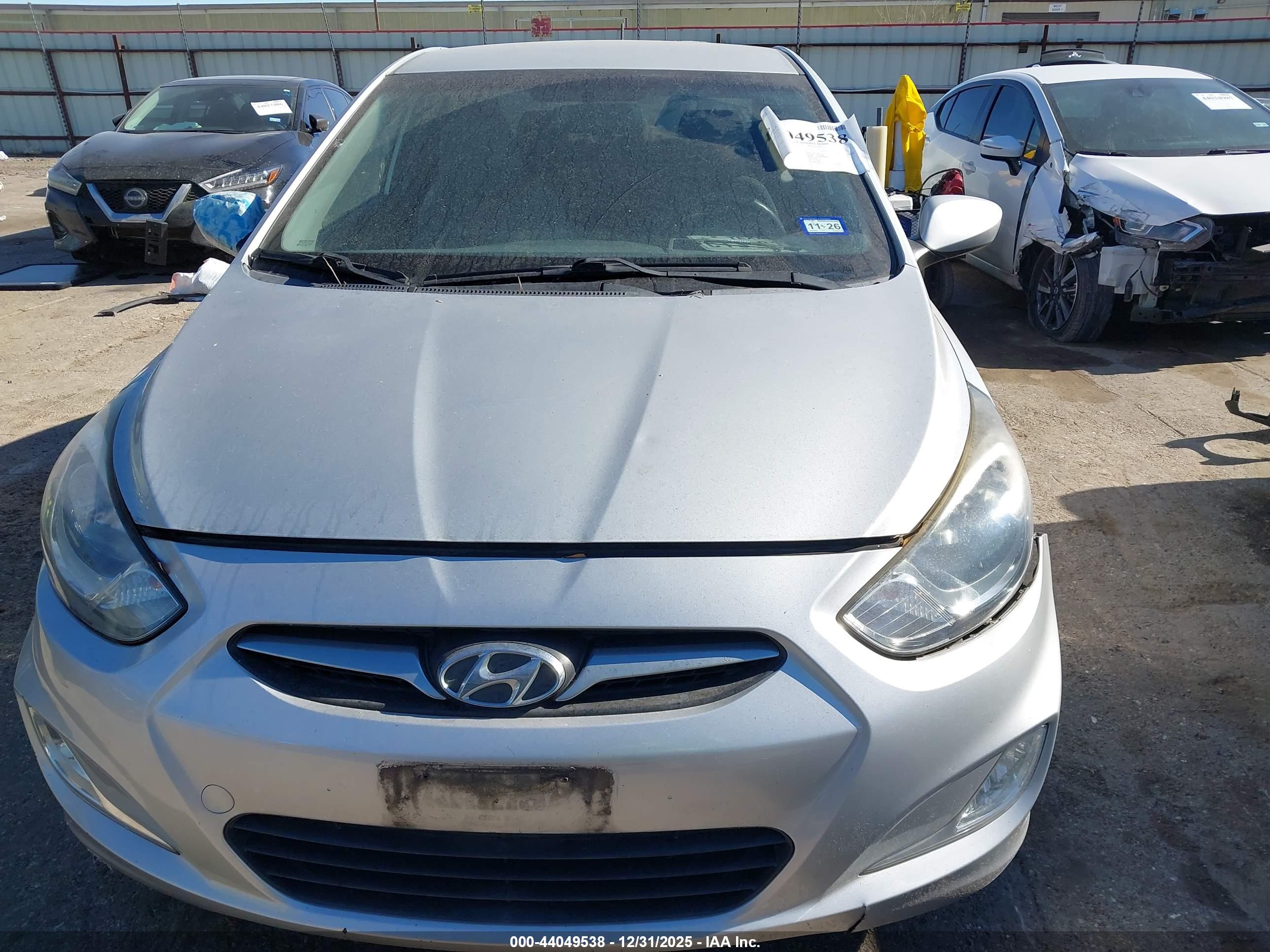 HYUNDAI ACCENT image 6