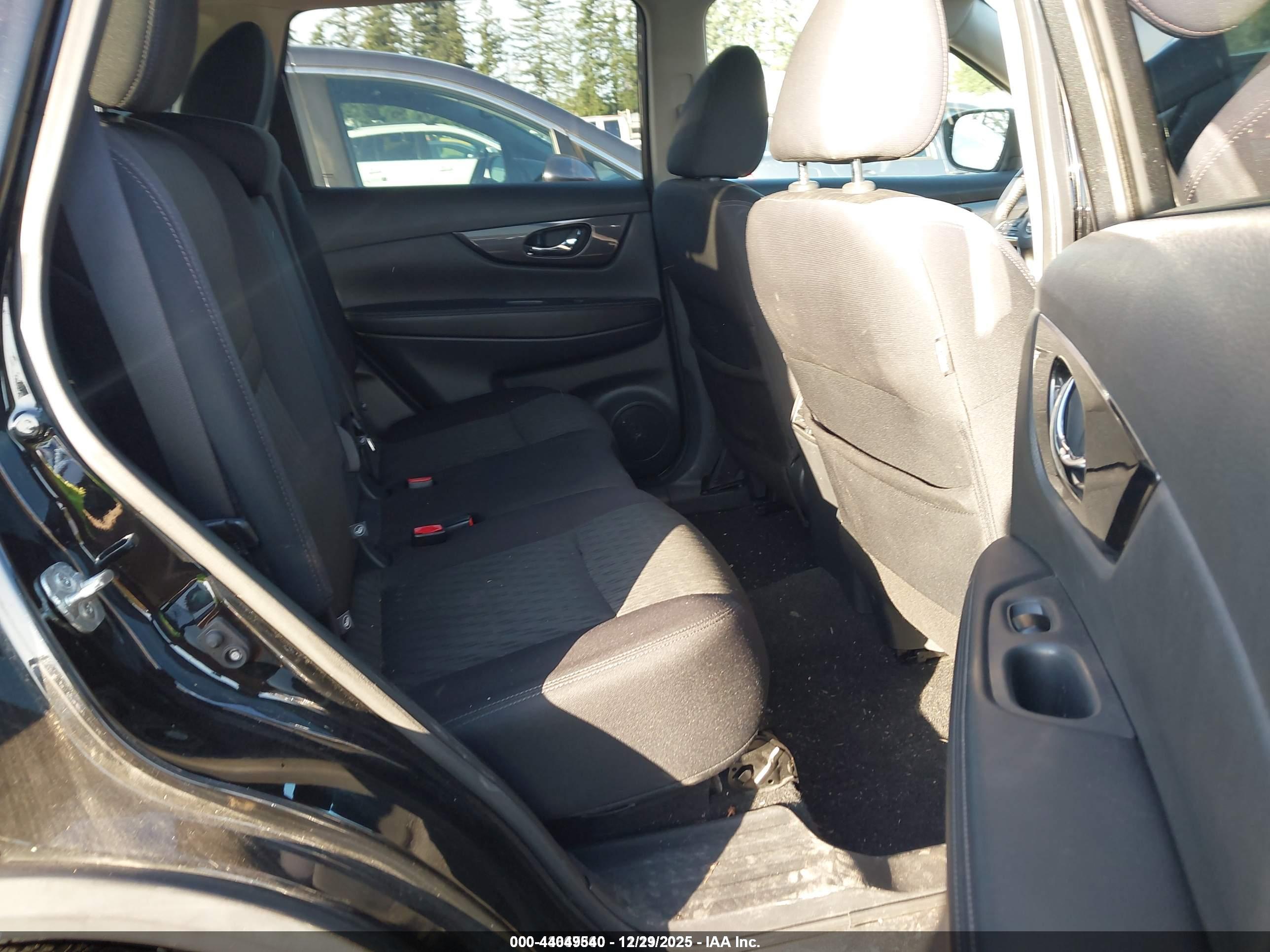 NISSAN ROGUE image 8