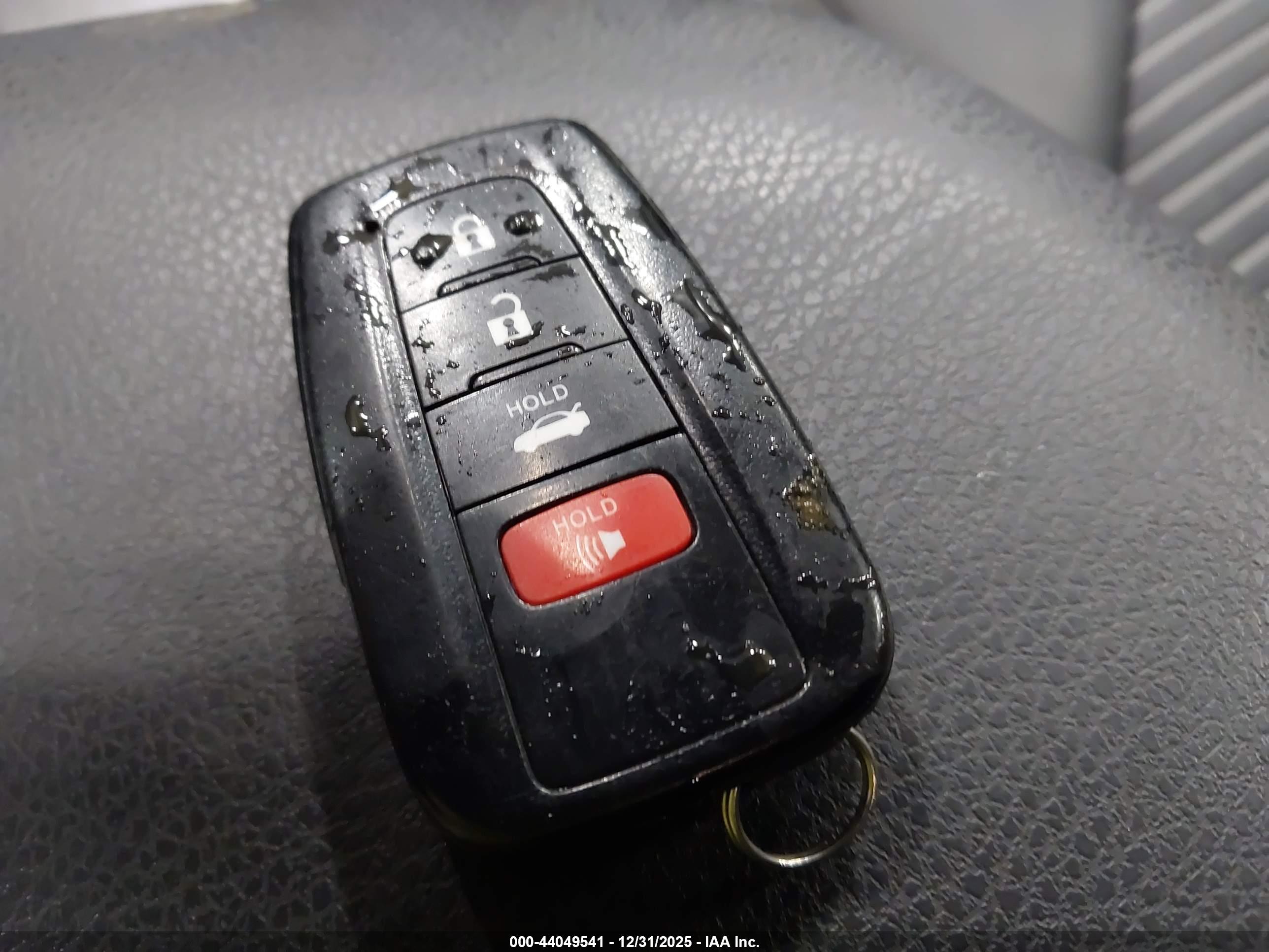TOYOTA CAMRY image 11