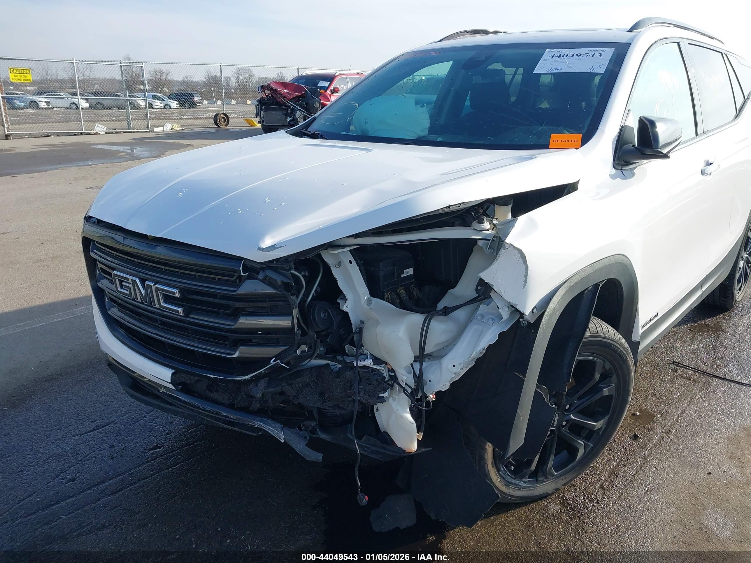 GMC TERRAIN image 6