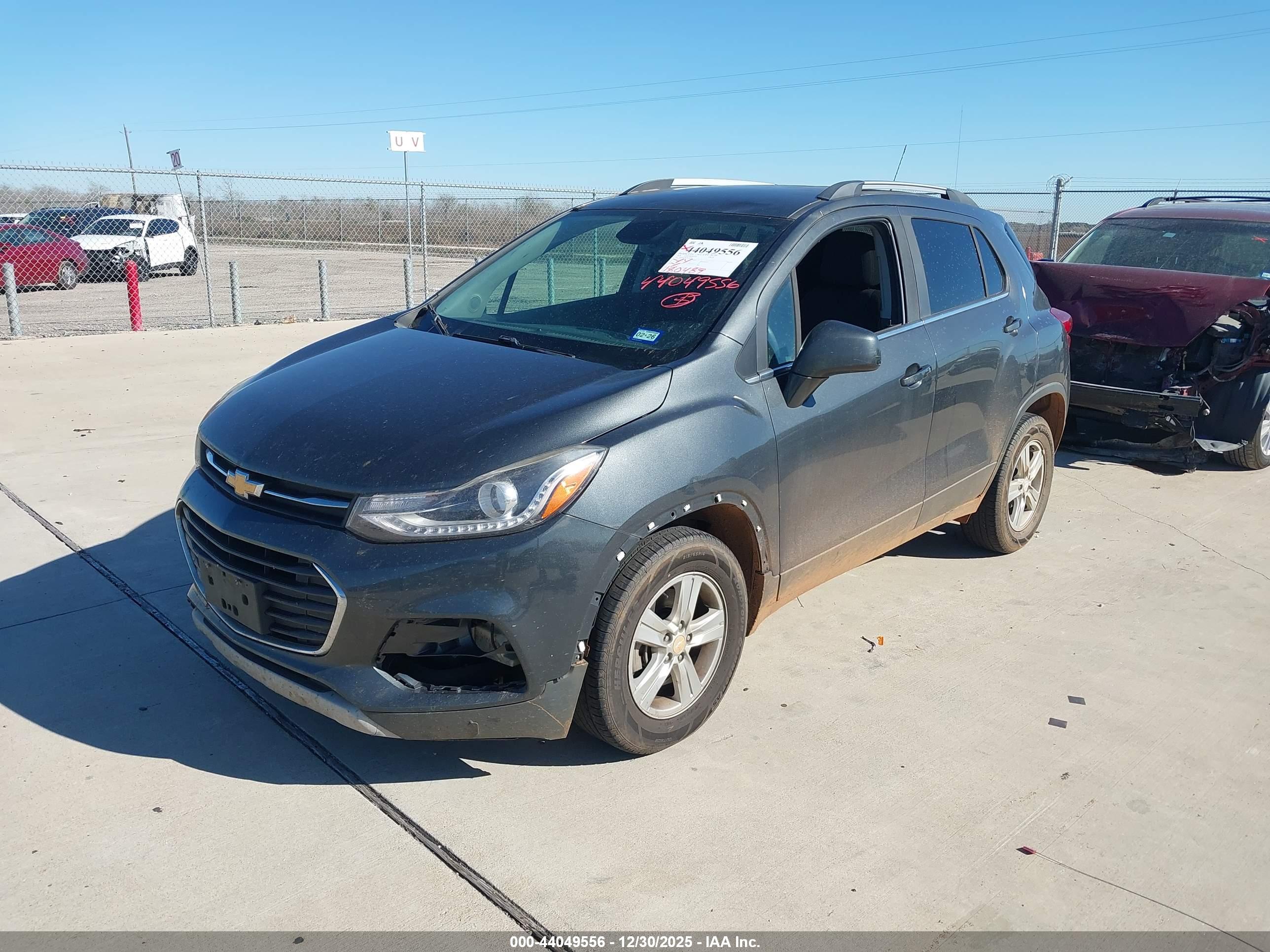 CHEVROLET TRAX image 2