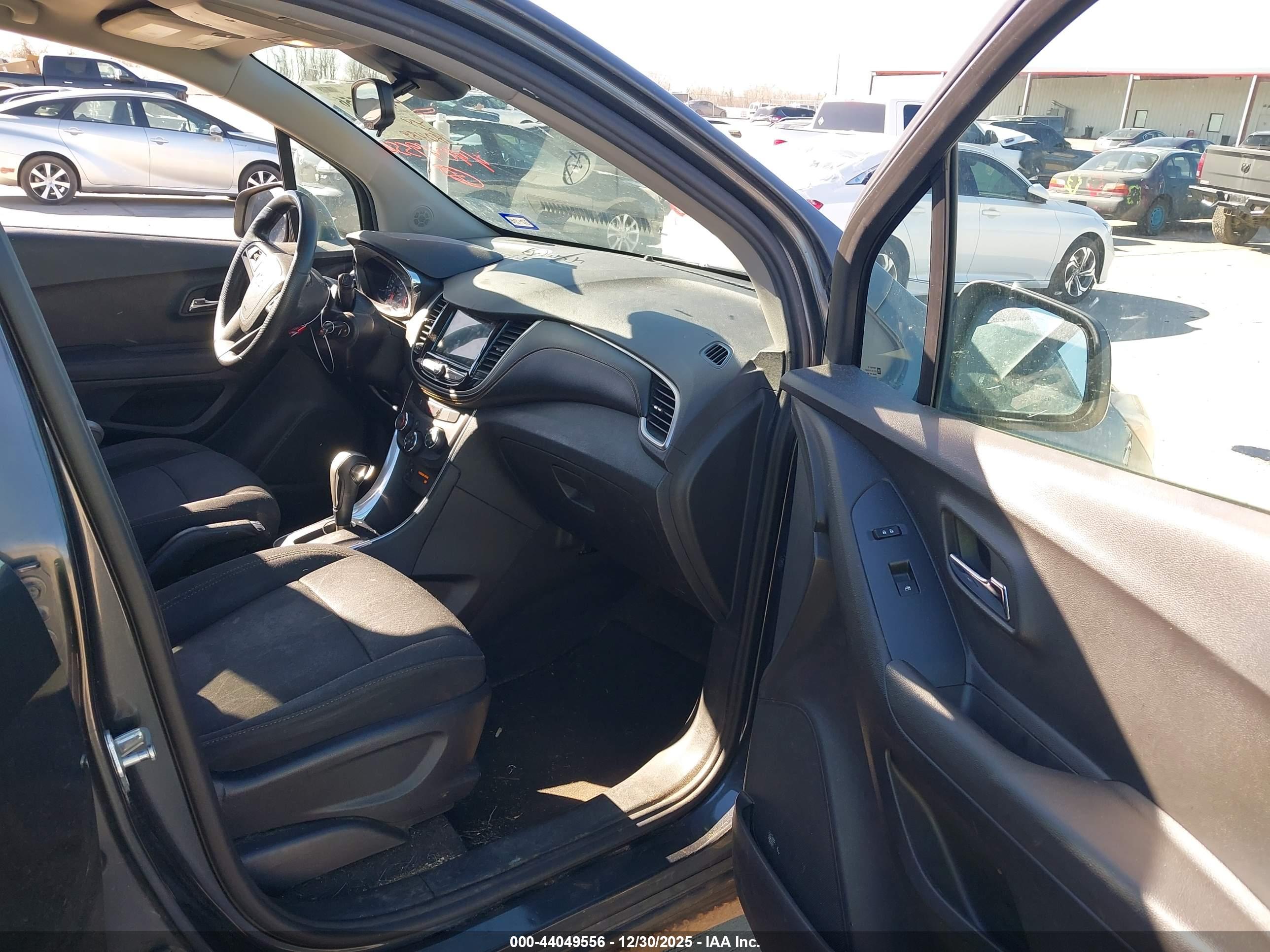 CHEVROLET TRAX image 5