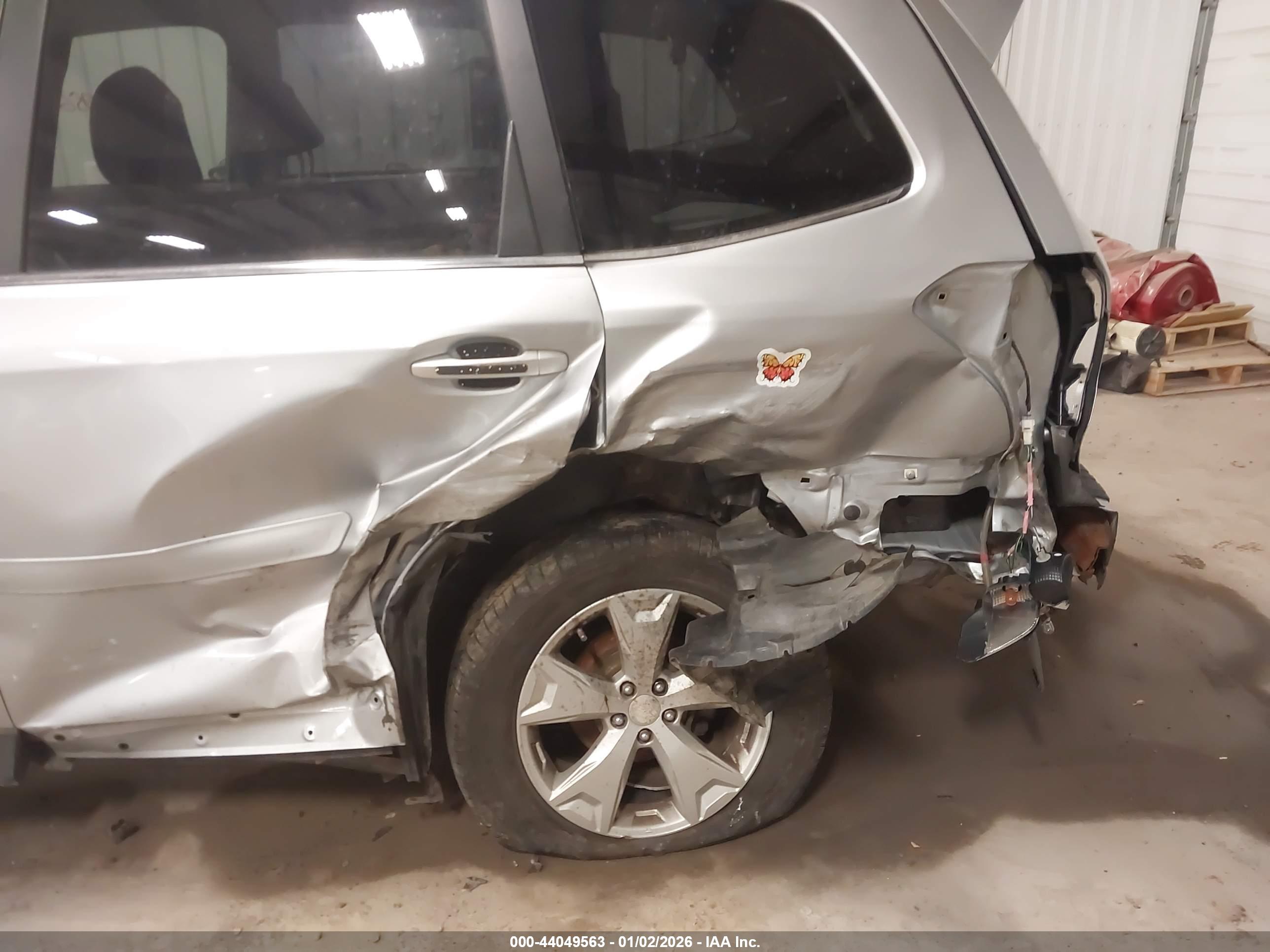 SUBARU FORESTER image 6
