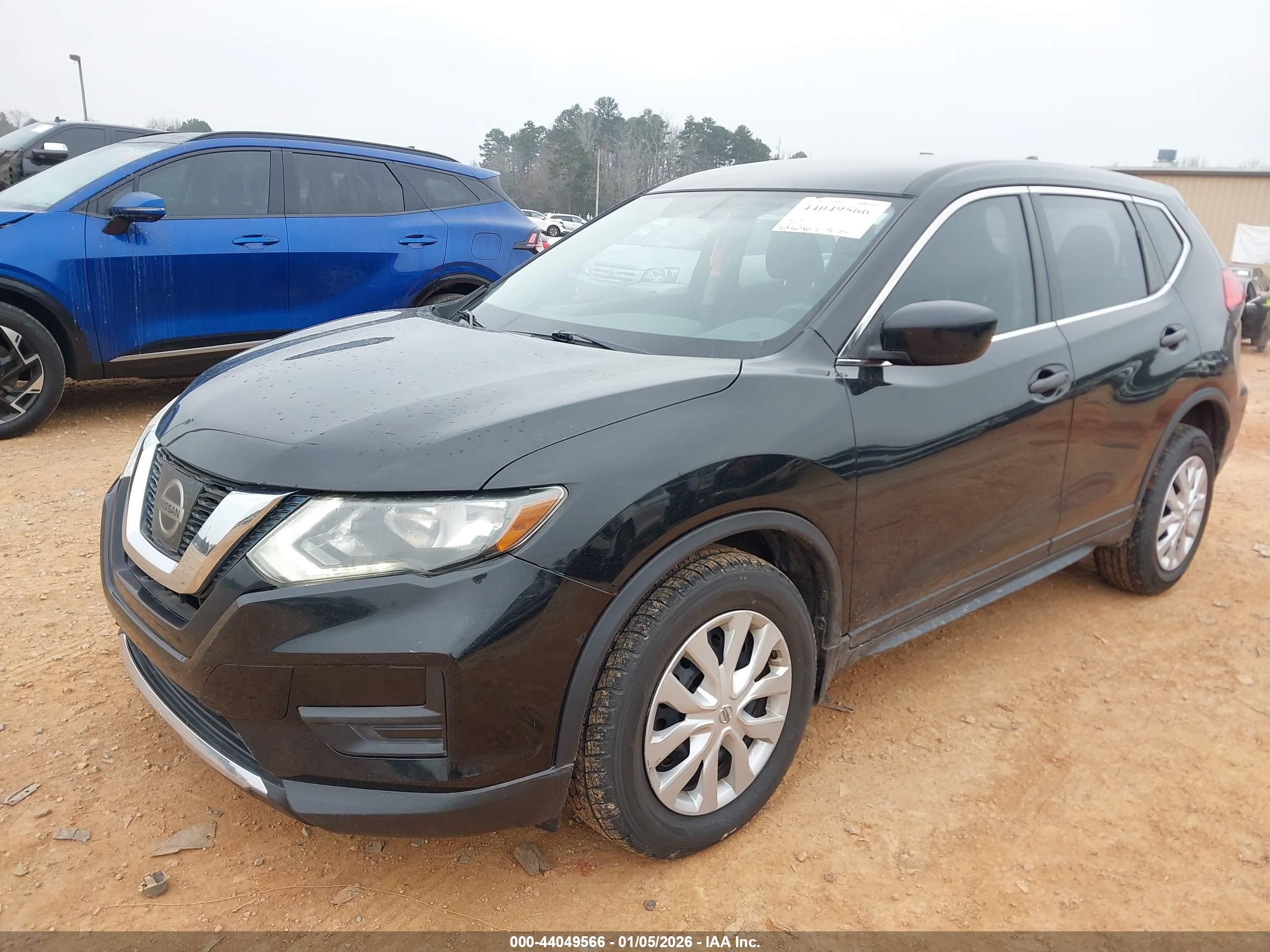NISSAN ROGUE image 2