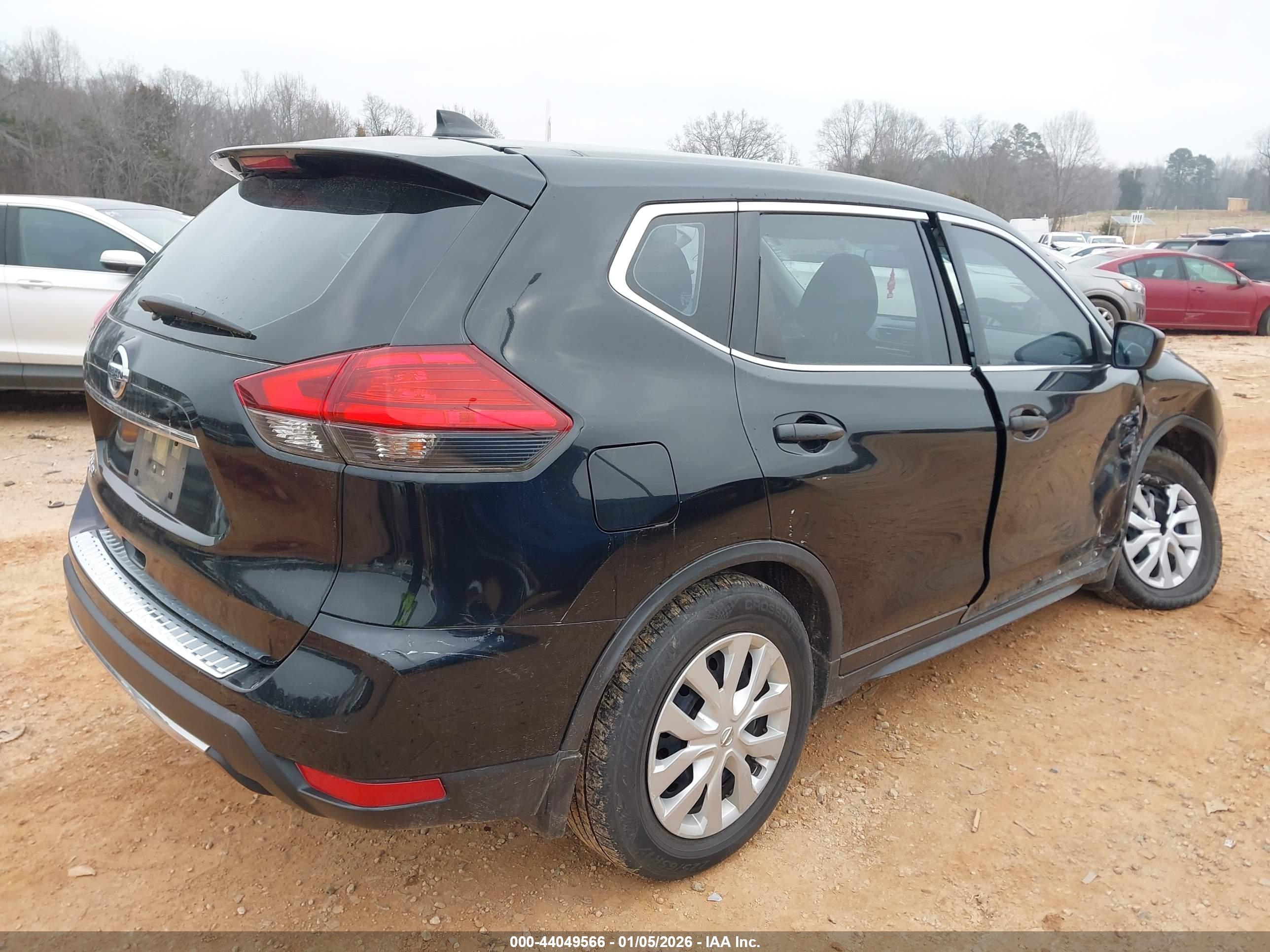 NISSAN ROGUE image 4