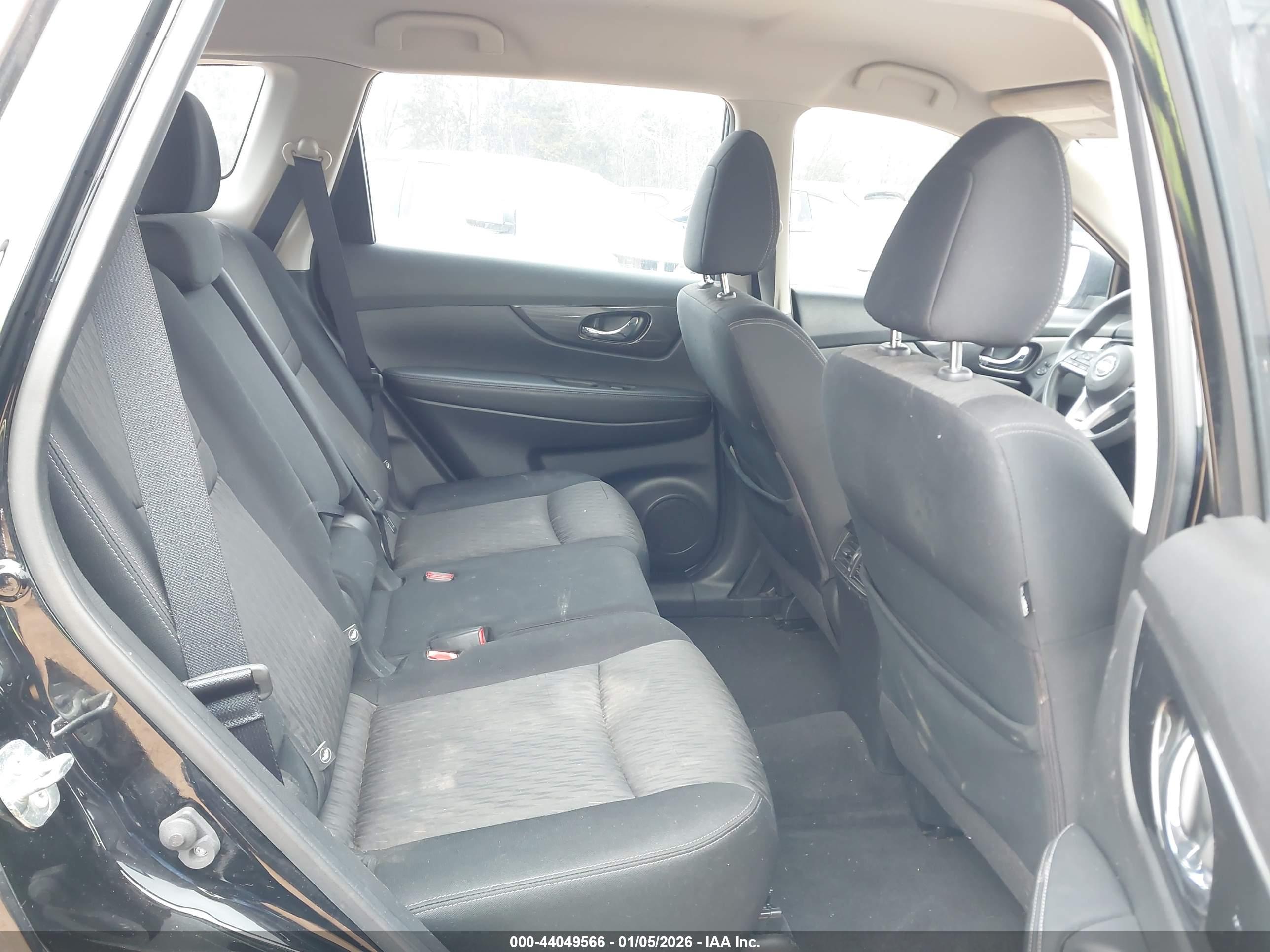 NISSAN ROGUE image 8