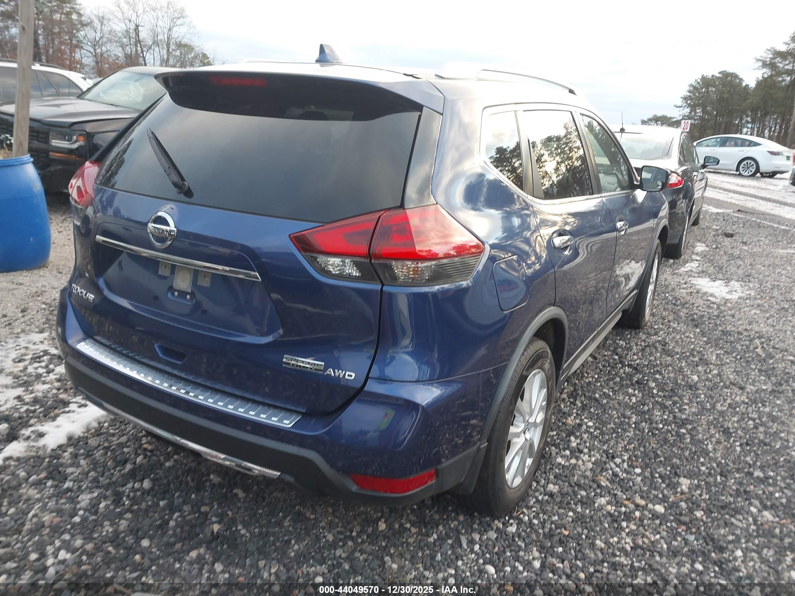 NISSAN ROGUE image 4