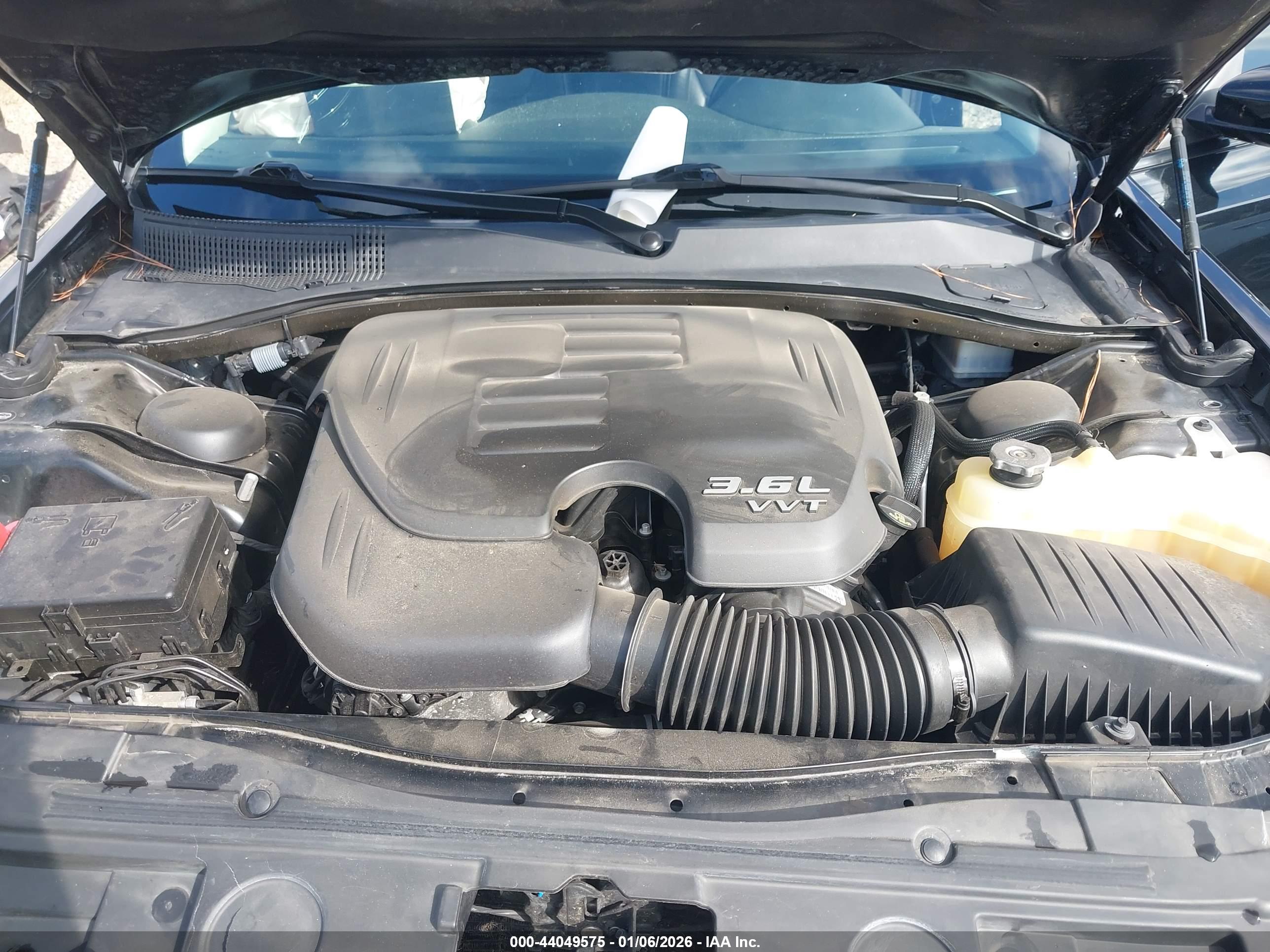 CHRYSLER 300 image 10