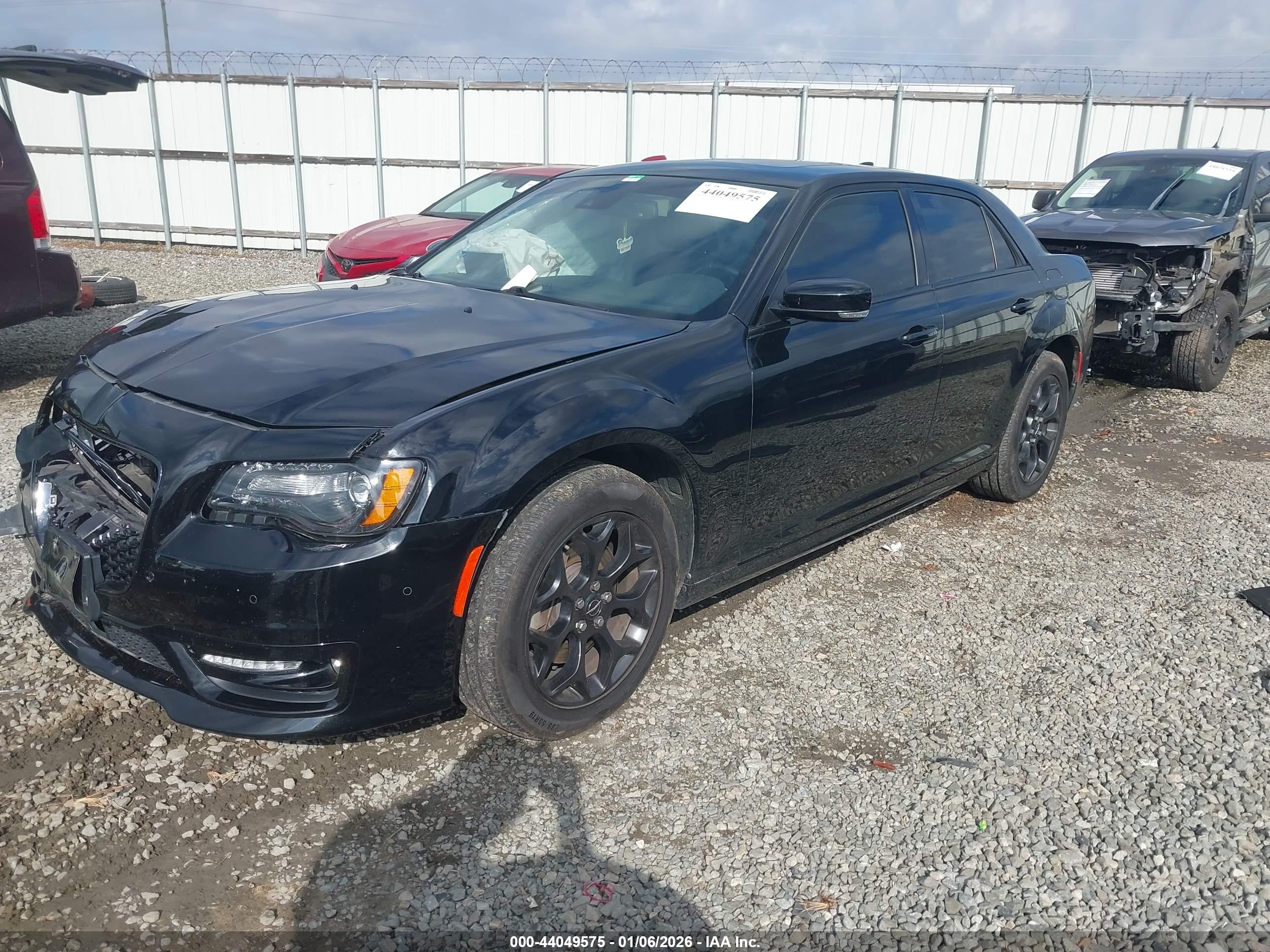 CHRYSLER 300 image 2