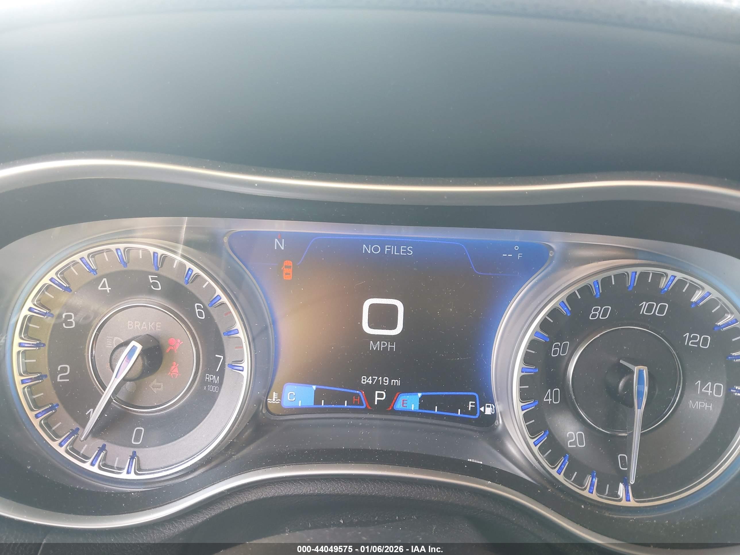CHRYSLER 300 image 7