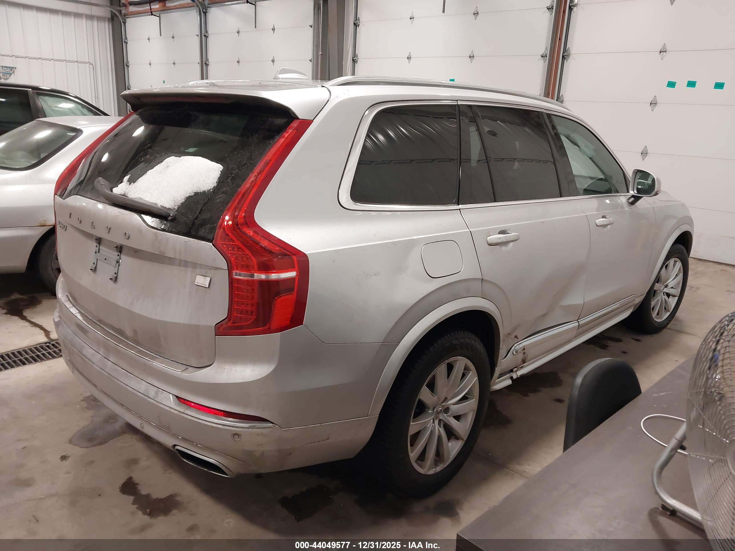 VOLVO XC90 image 4