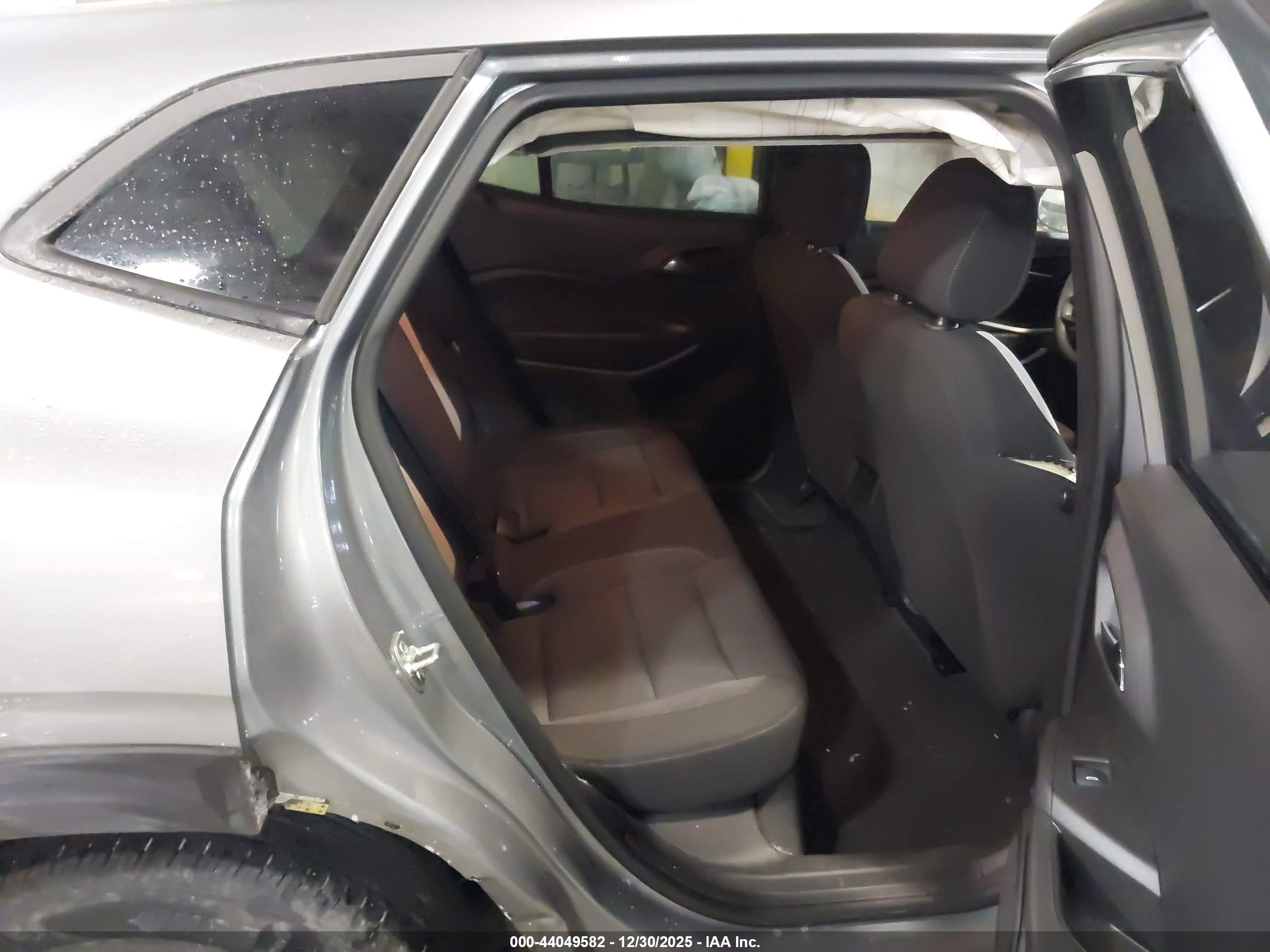 CHEVROLET TRAX image 8