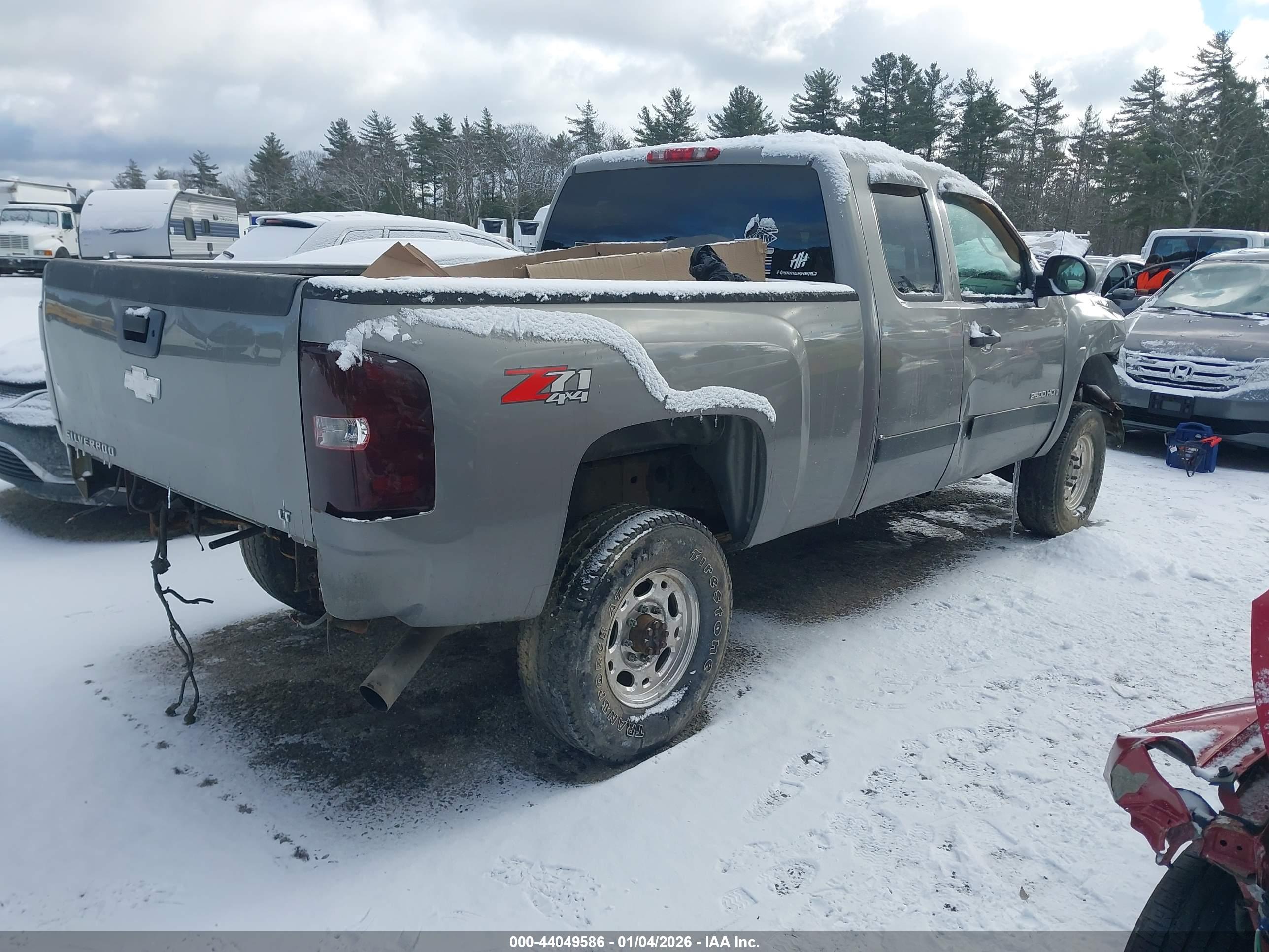 CHEVROLET SILVERADO image 4