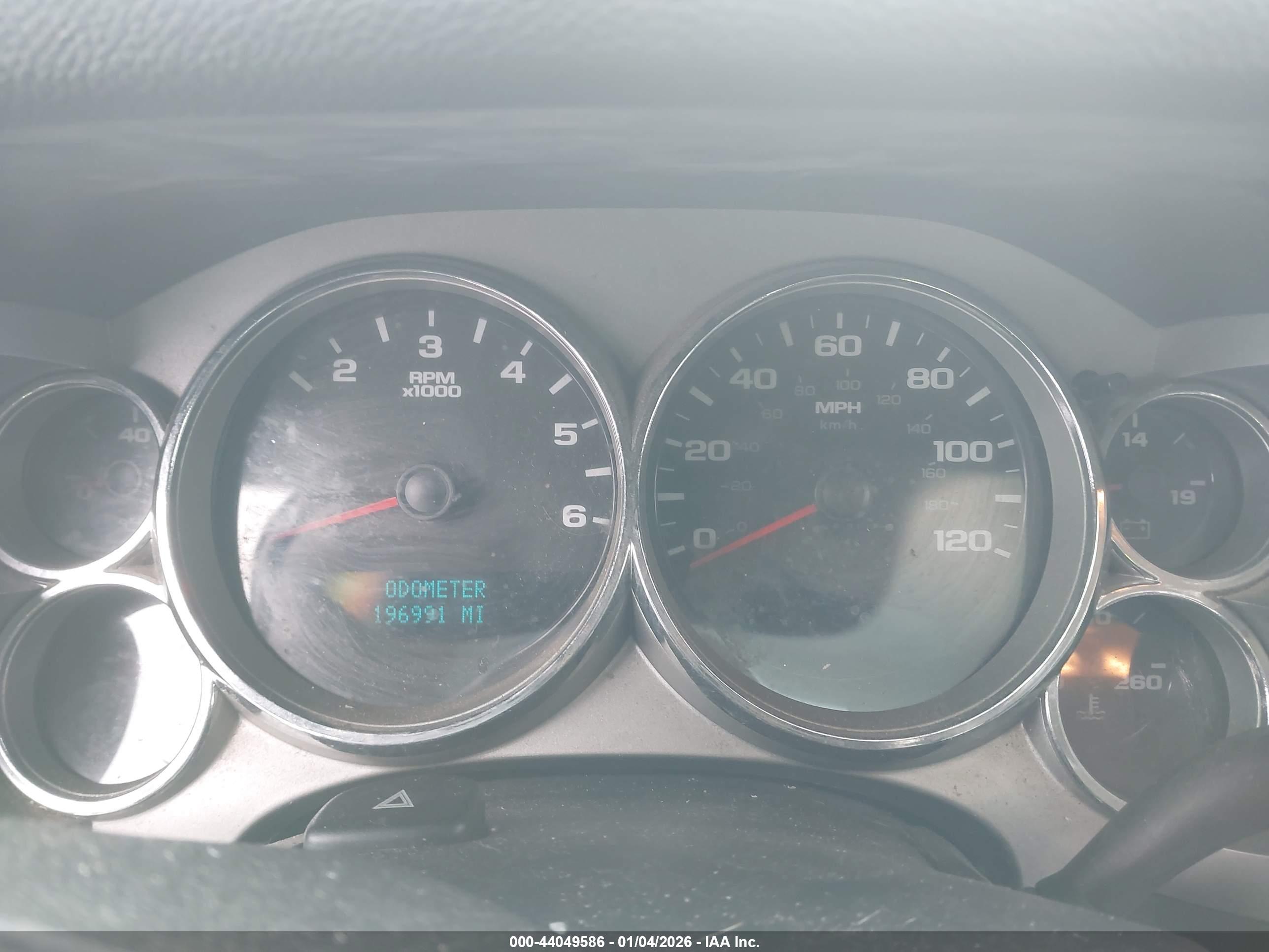 CHEVROLET SILVERADO image 7