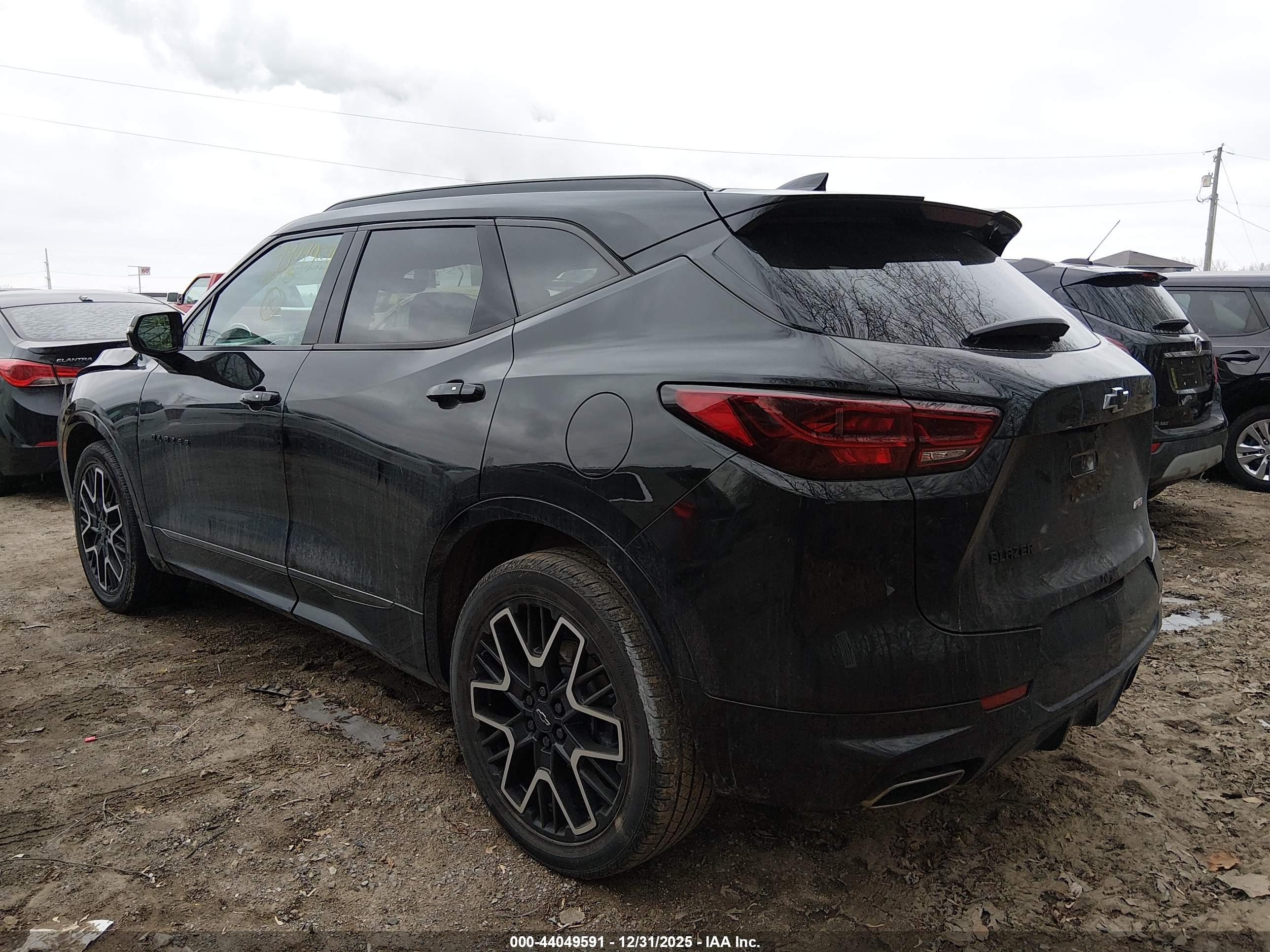 CHEVROLET BLAZER image 3