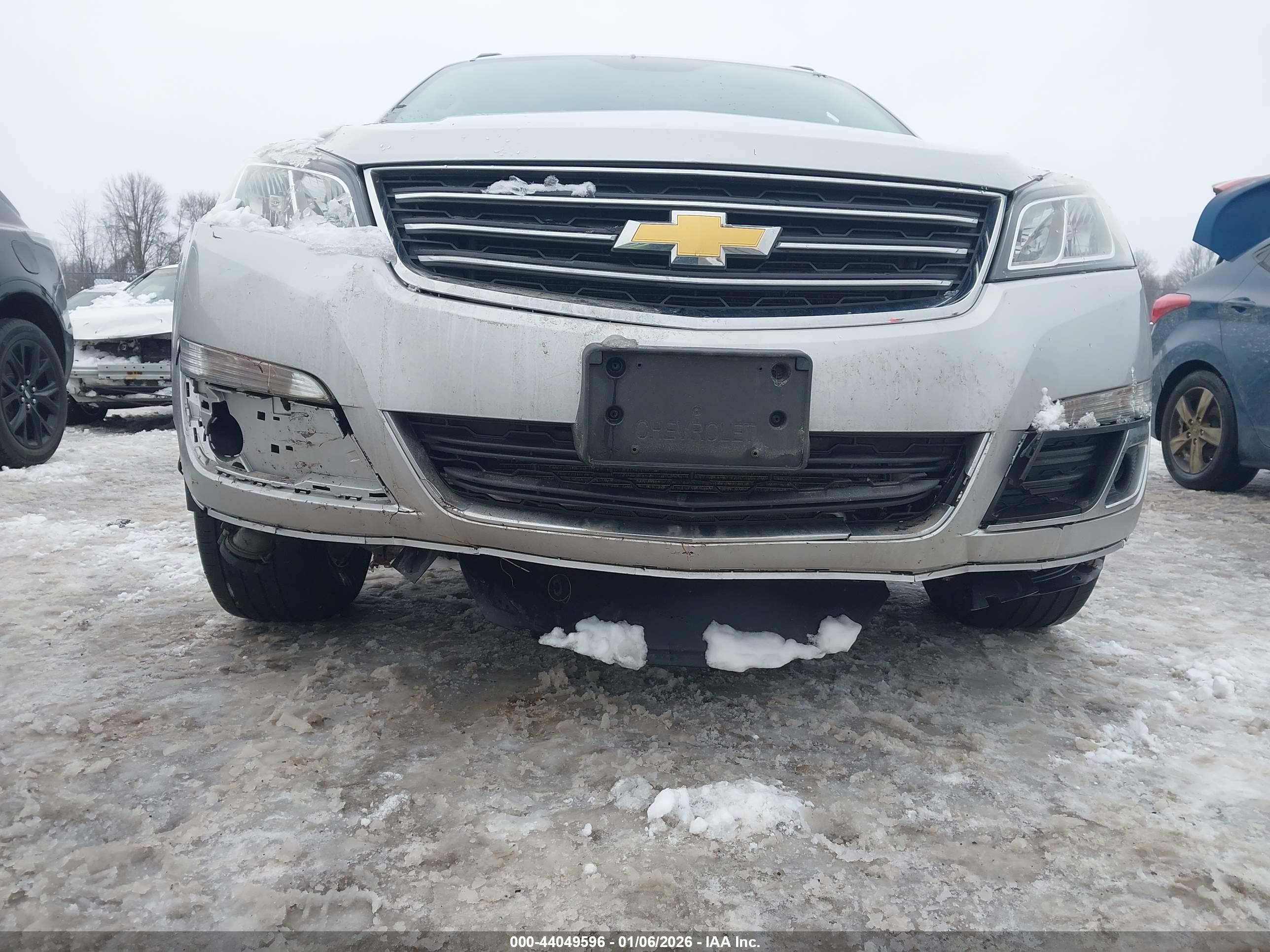 CHEVROLET TRAVERSE image 6