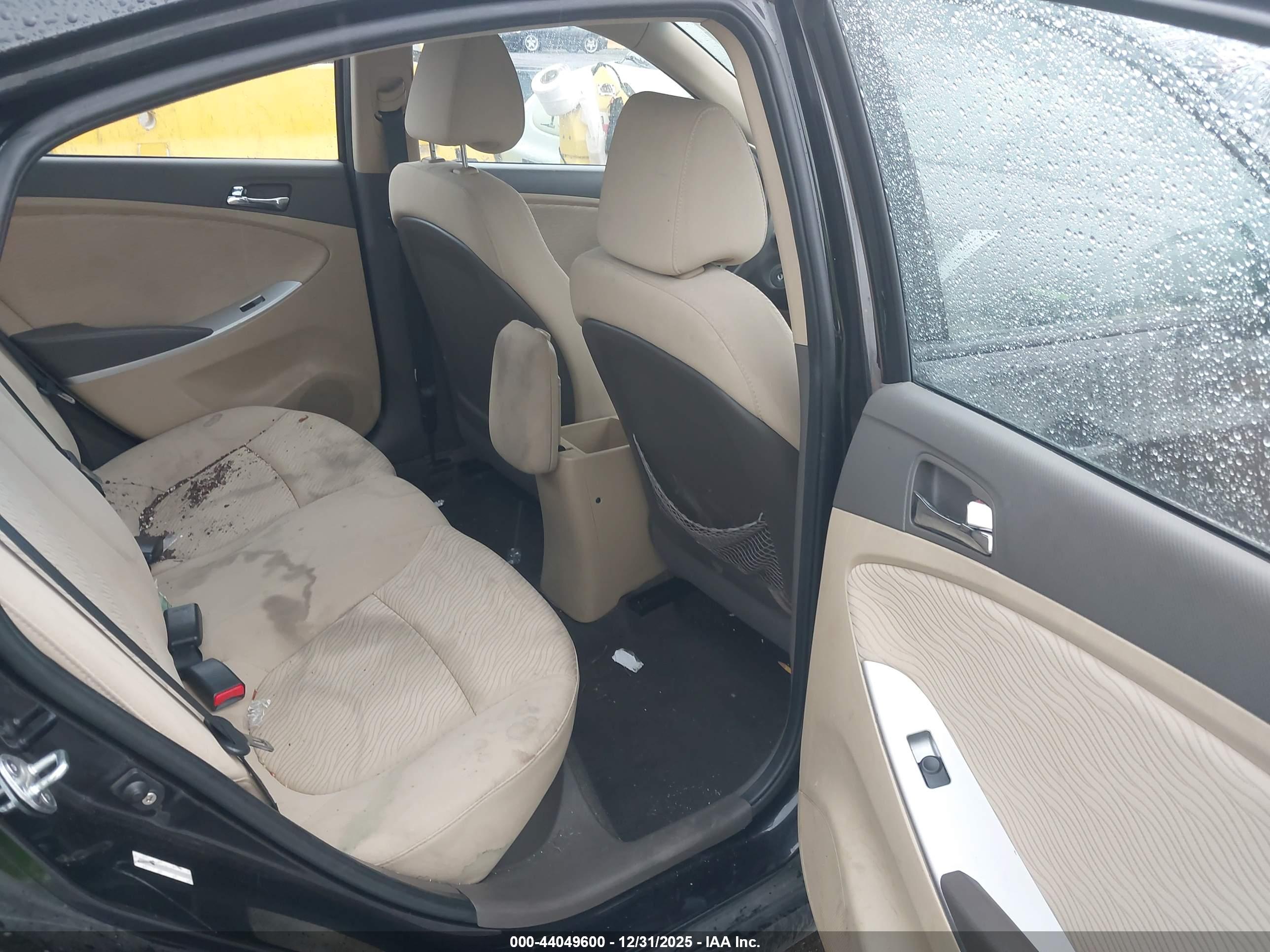 HYUNDAI ACCENT image 8
