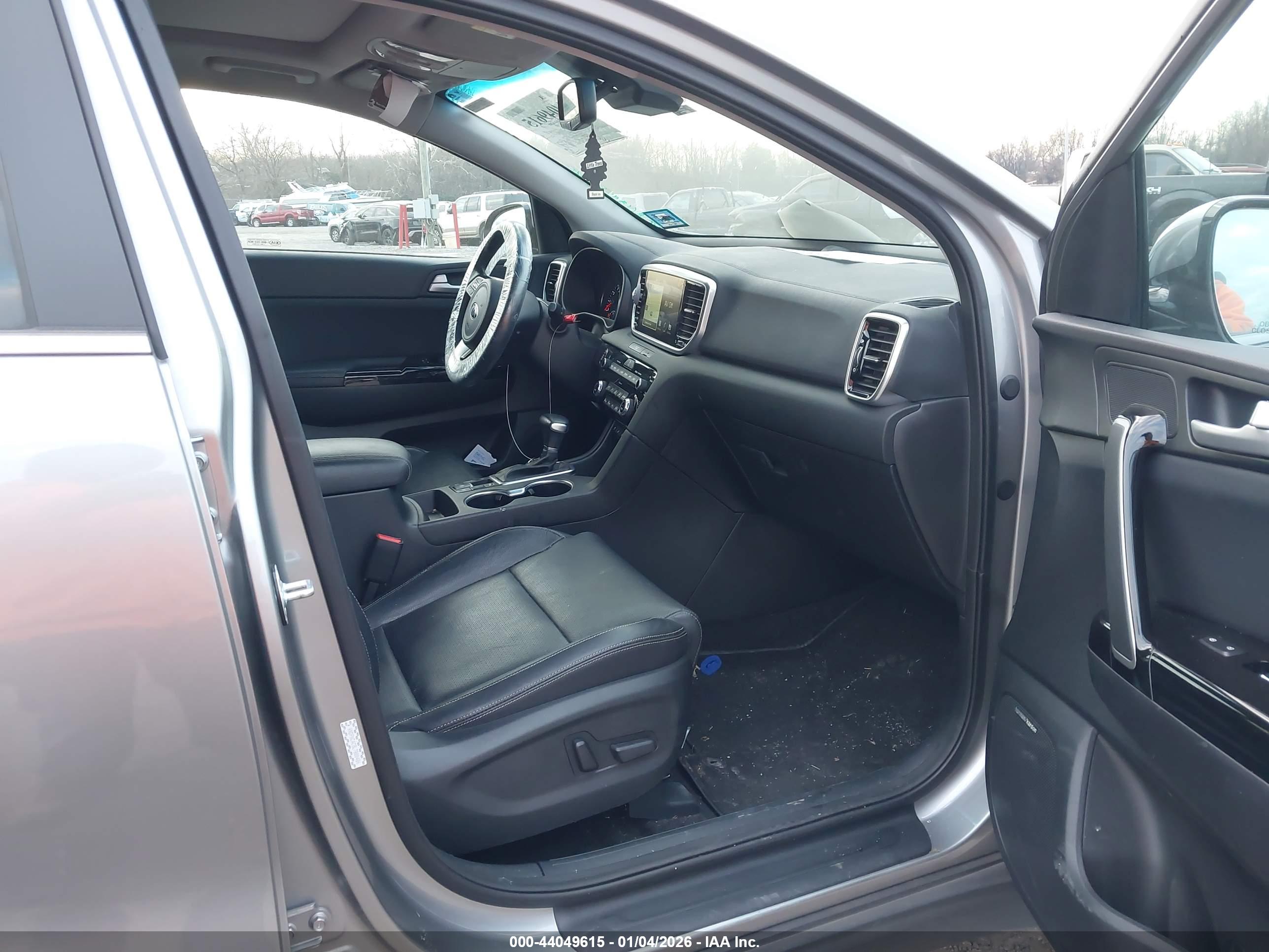 KIA SPORTAGE image 5