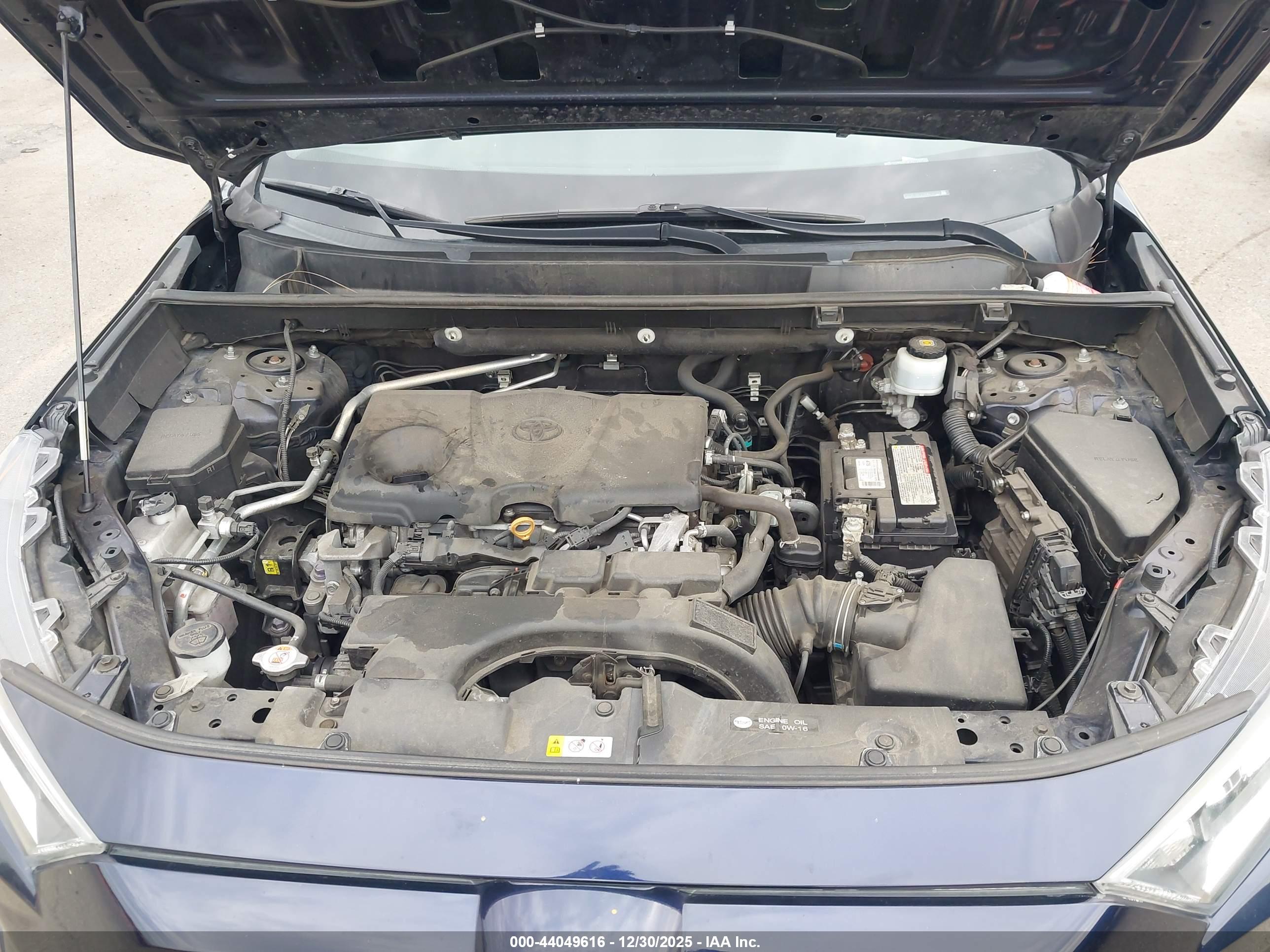 TOYOTA RAV4 image 10