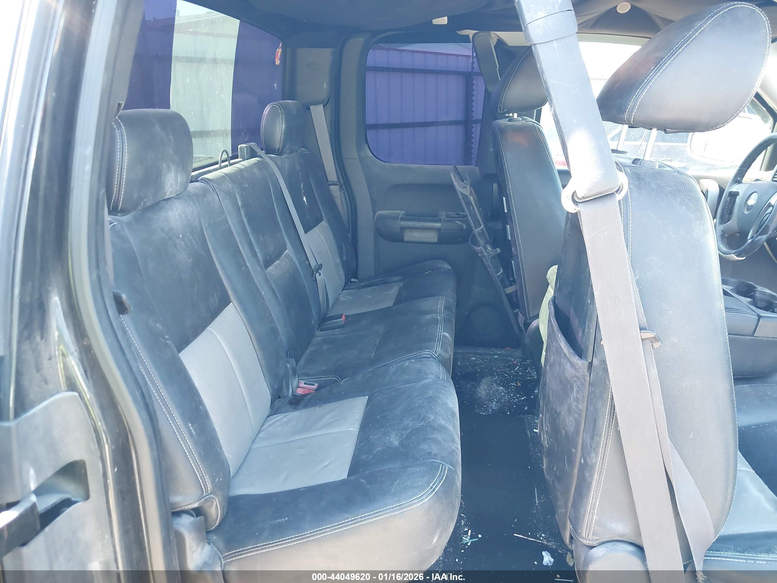 CHEVROLET SILVERADO image 8