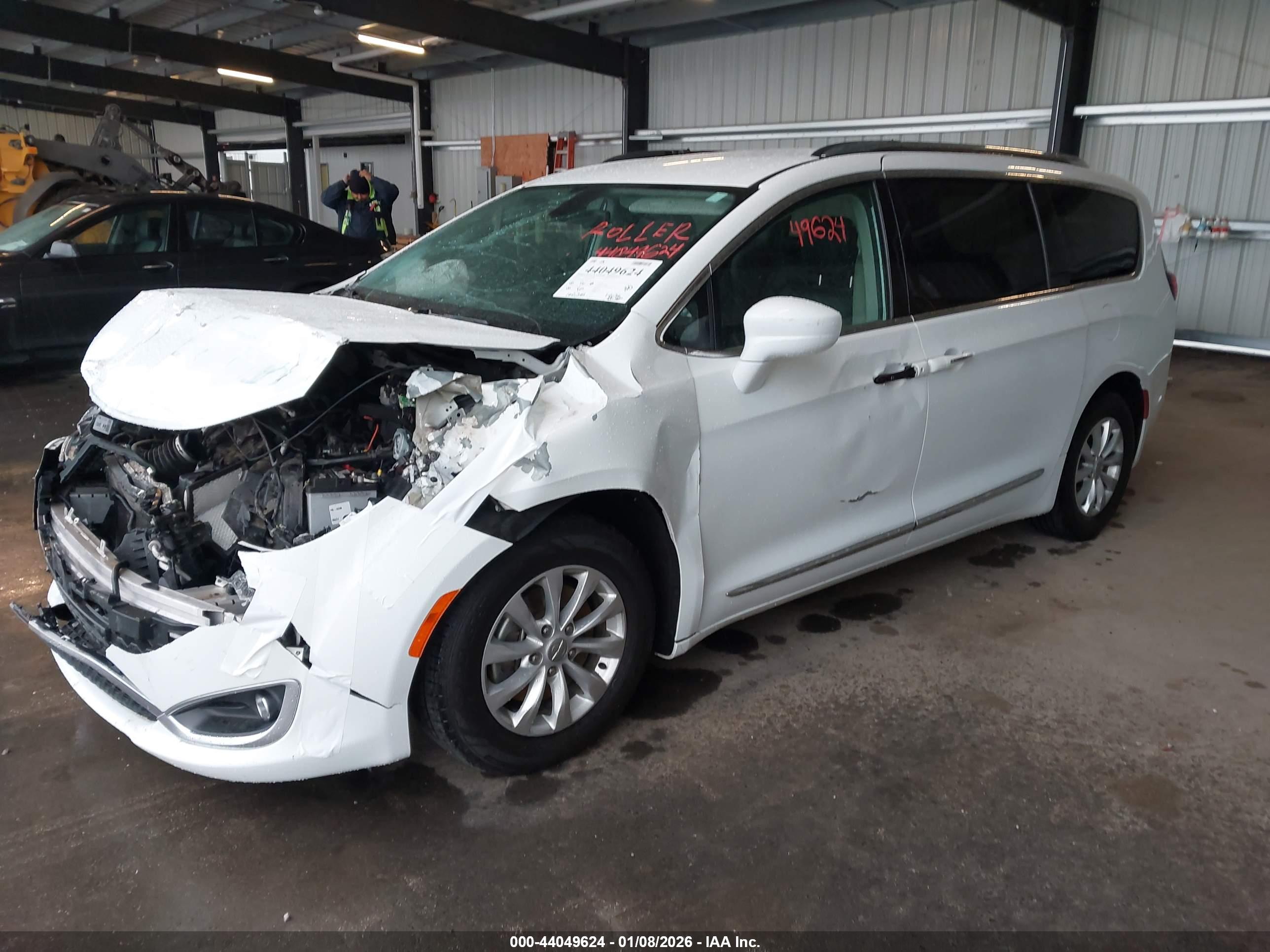 CHRYSLER PACIFICA image 2