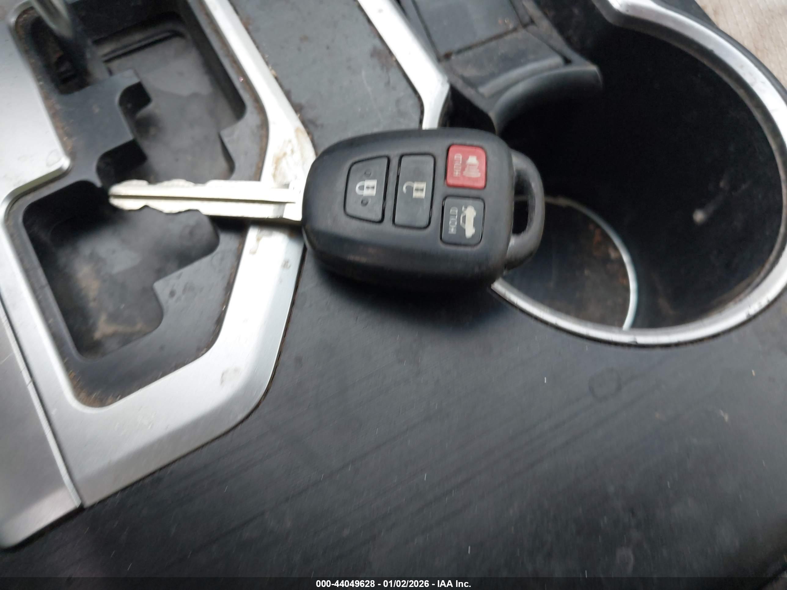 TOYOTA CAMRY image 11