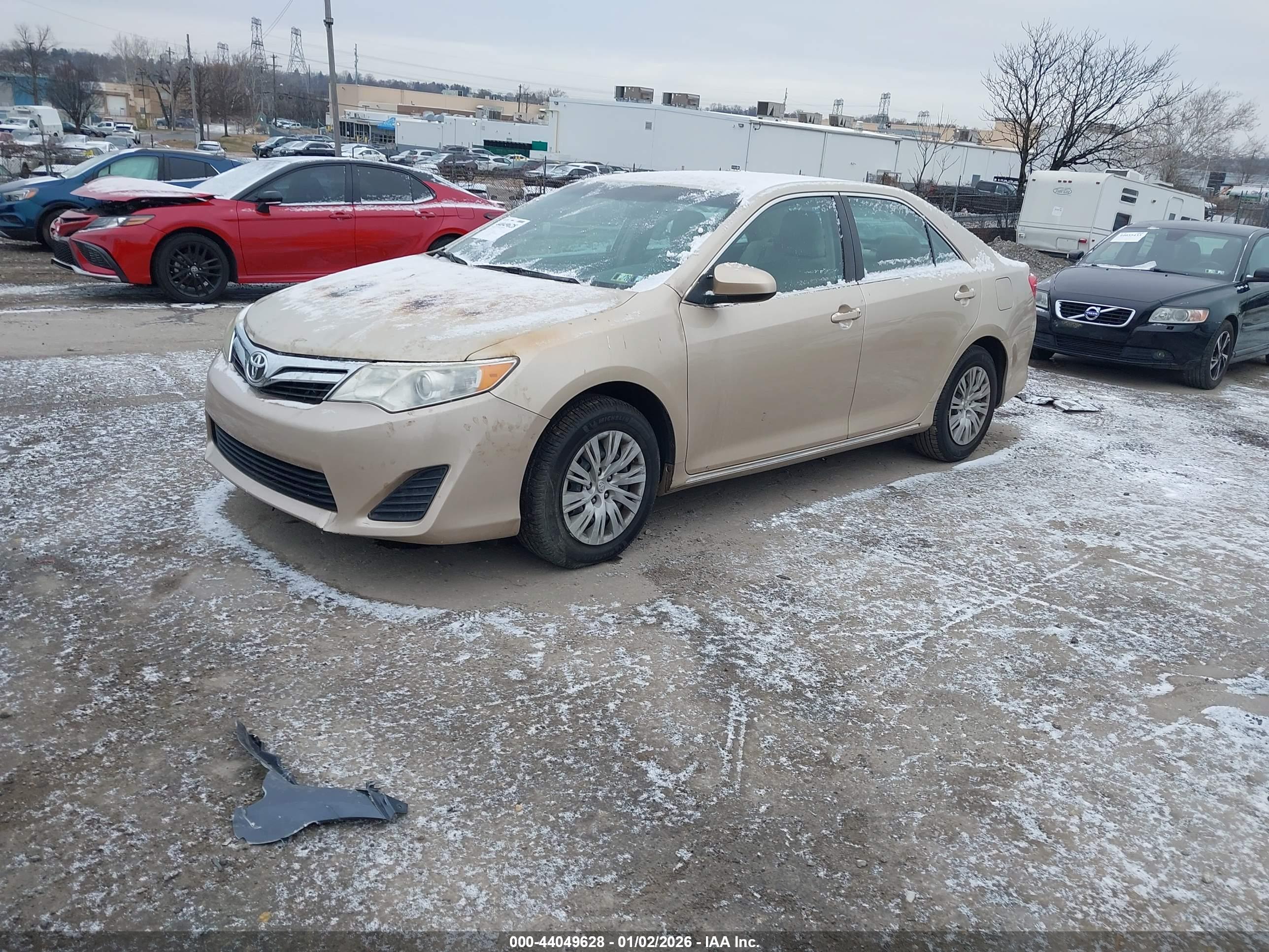 TOYOTA CAMRY image 2