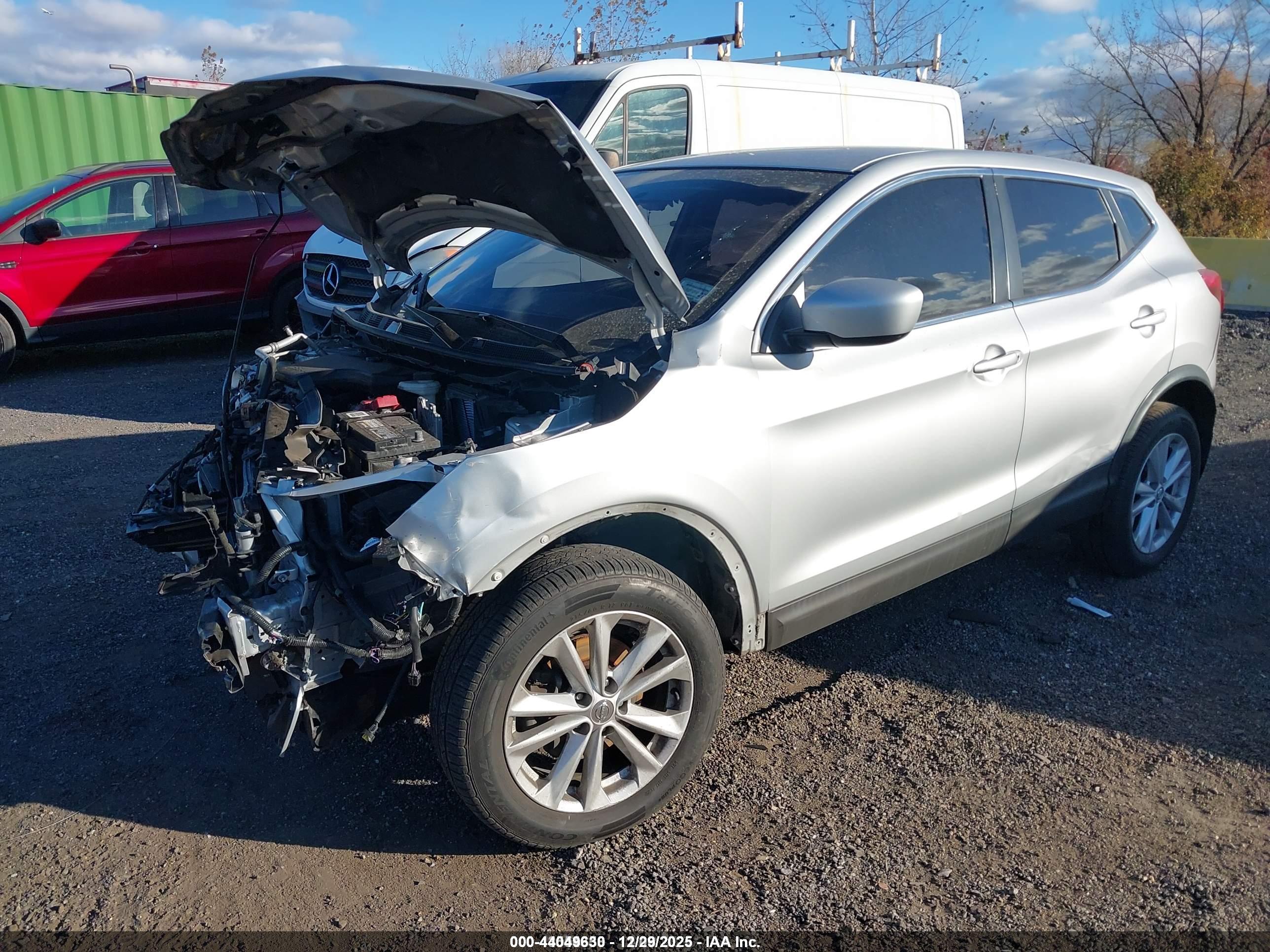 NISSAN ROGUE image 2