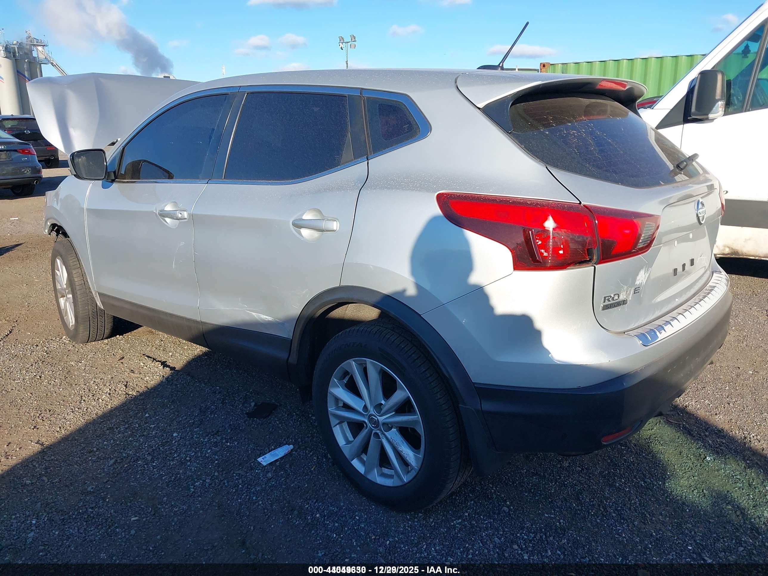 NISSAN ROGUE image 3