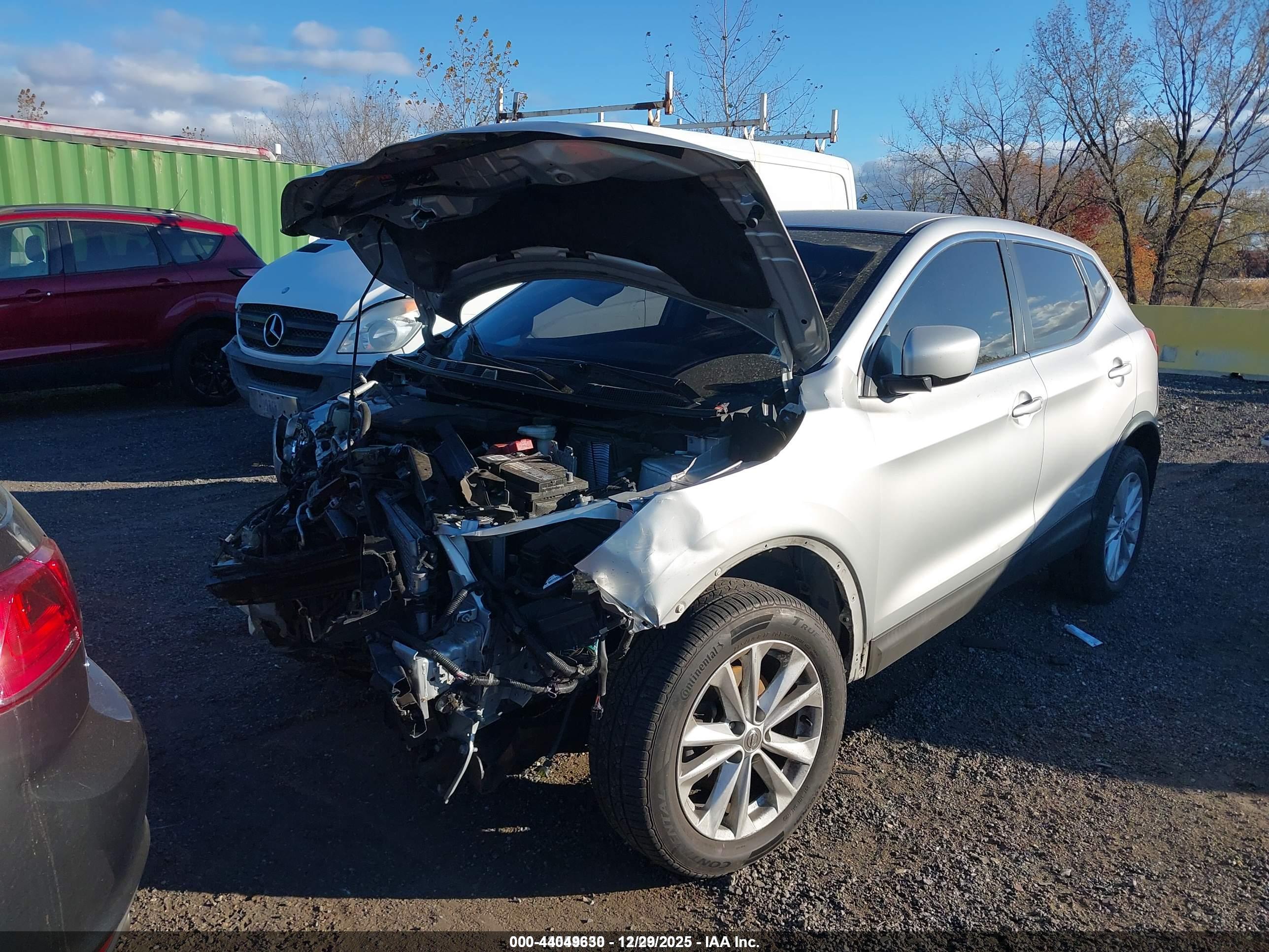 NISSAN ROGUE image 6