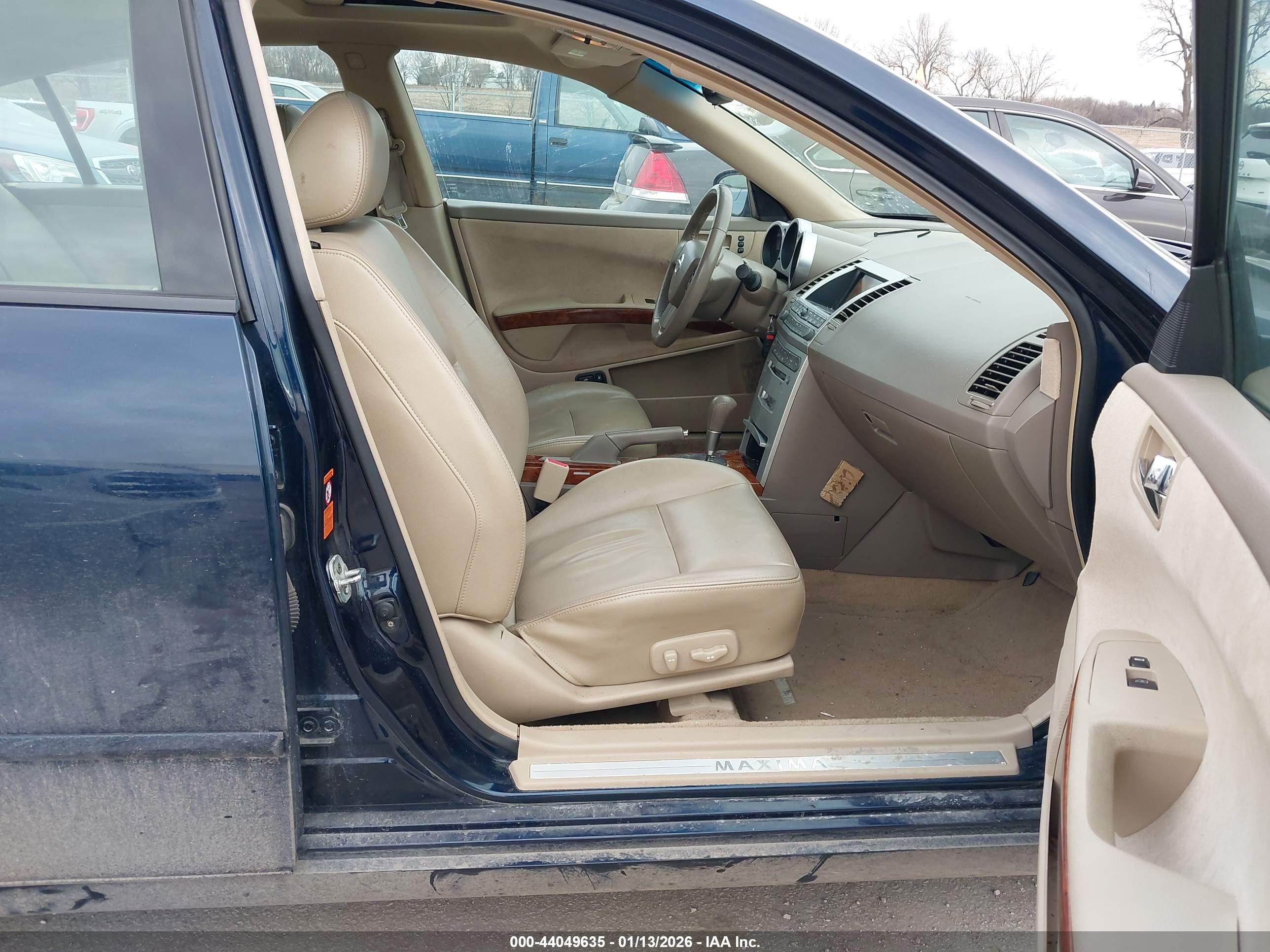 NISSAN MAXIMA image 5