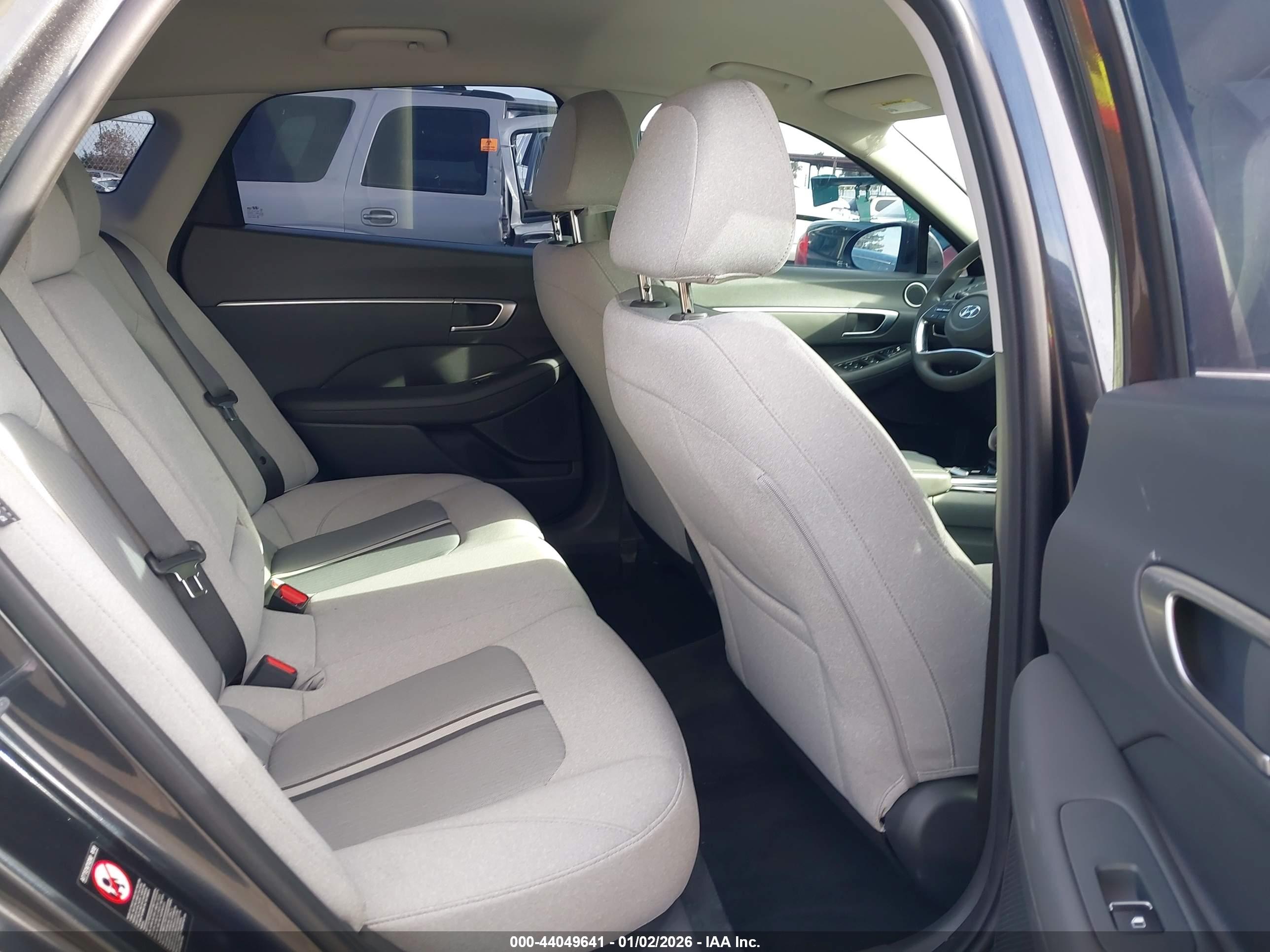 HYUNDAI SONATA image 8