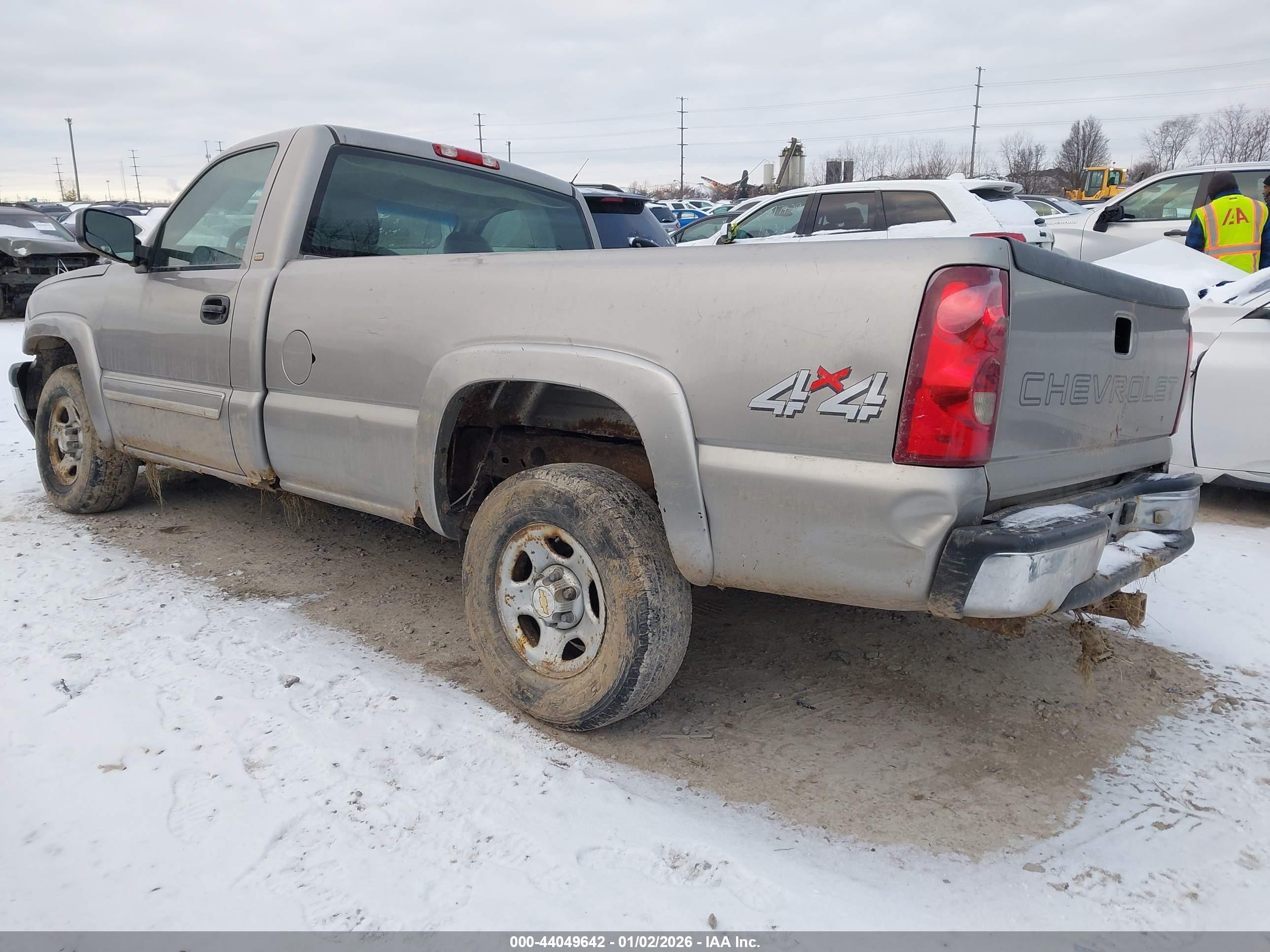 CHEVROLET SILVERADO image 3