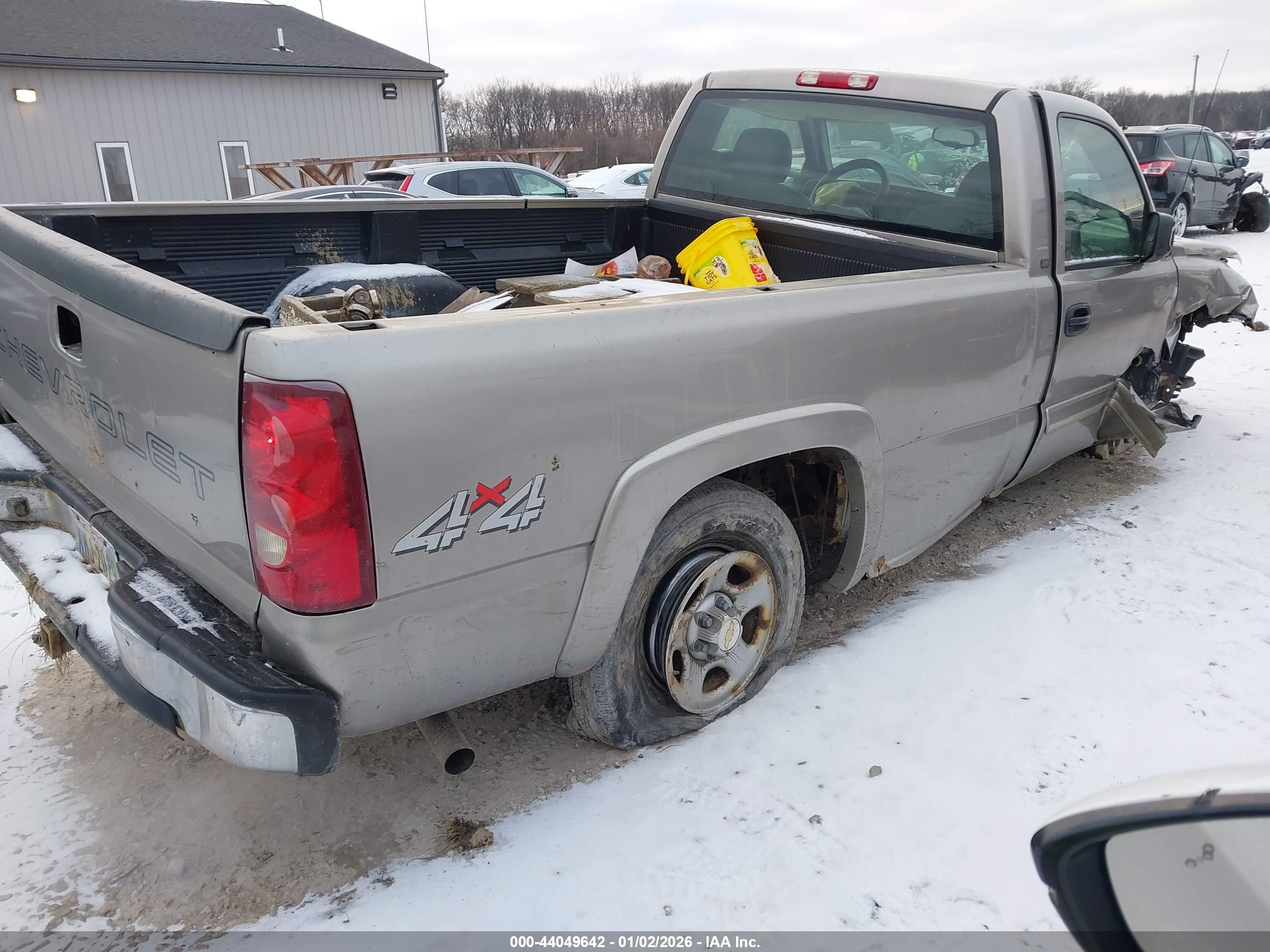 CHEVROLET SILVERADO image 4