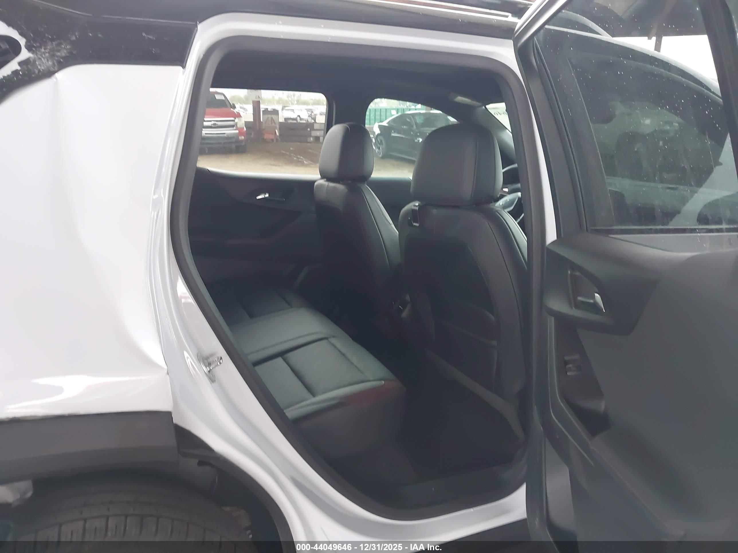 CHEVROLET EQUINOX image 8