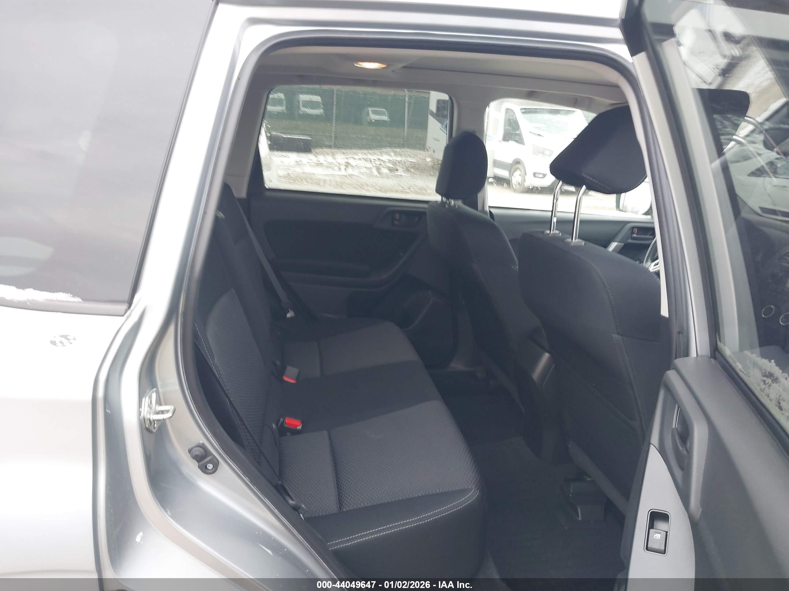 SUBARU FORESTER image 8