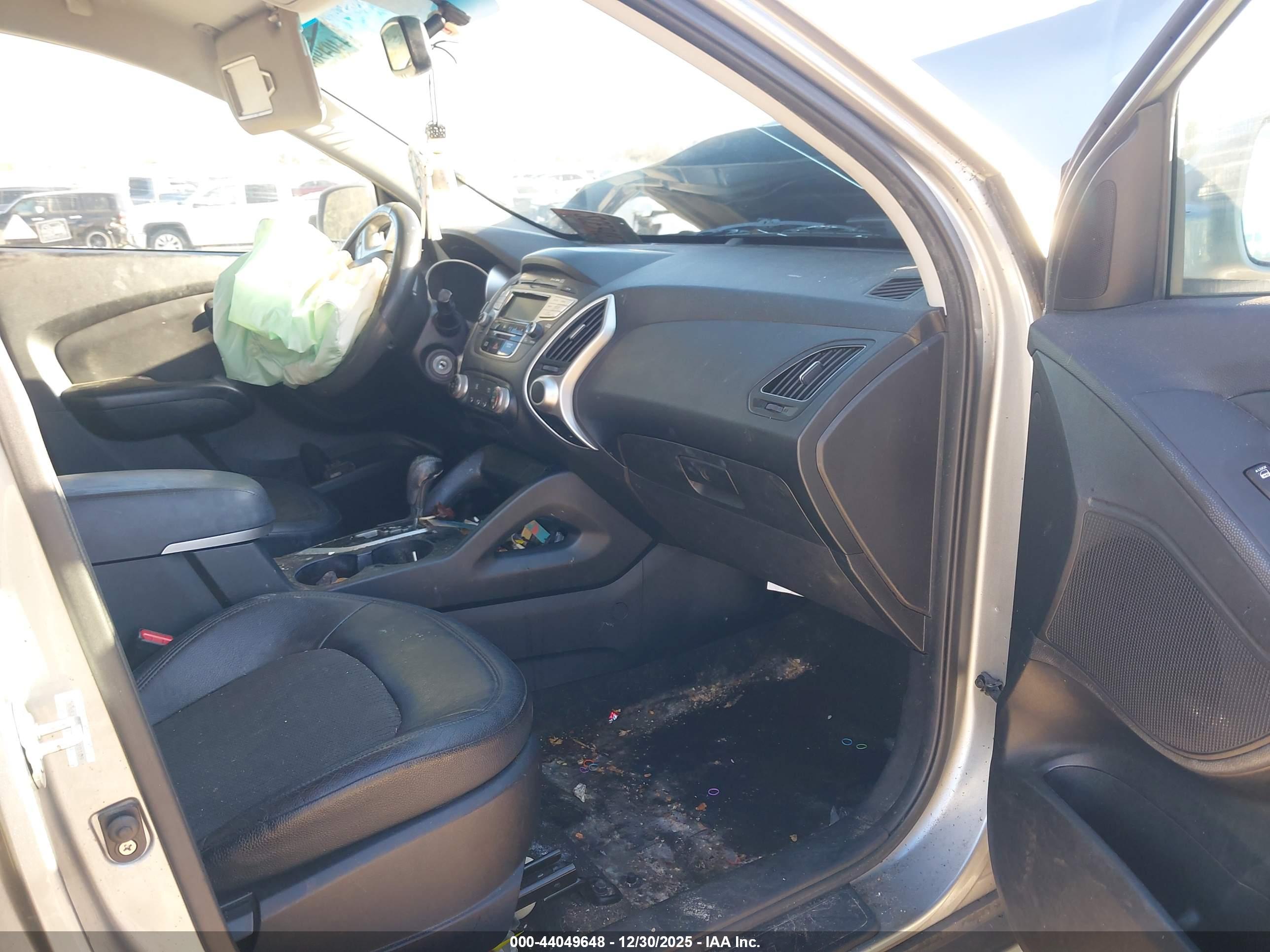 HYUNDAI TUCSON image 5