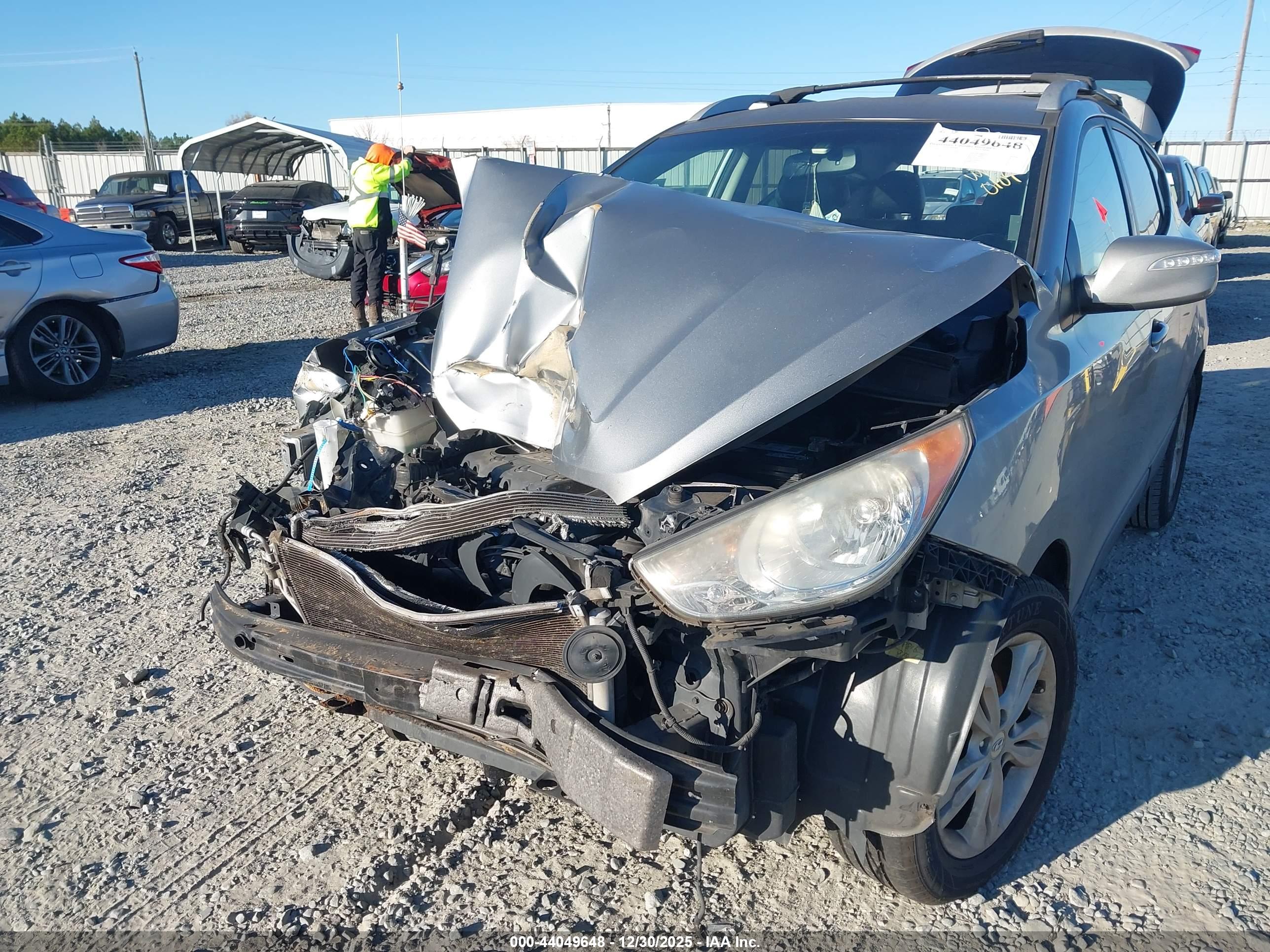 HYUNDAI TUCSON image 6
