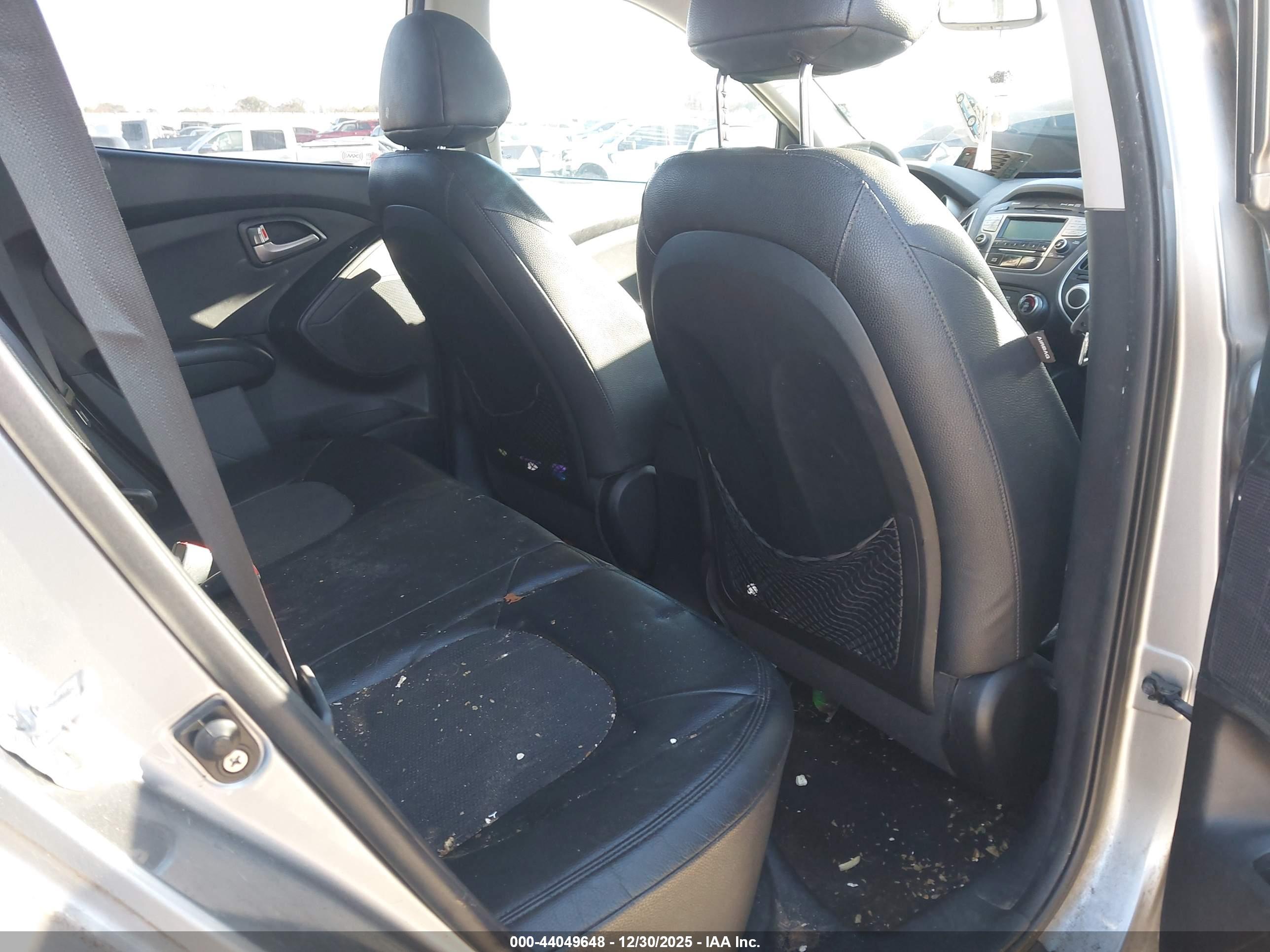 HYUNDAI TUCSON image 8