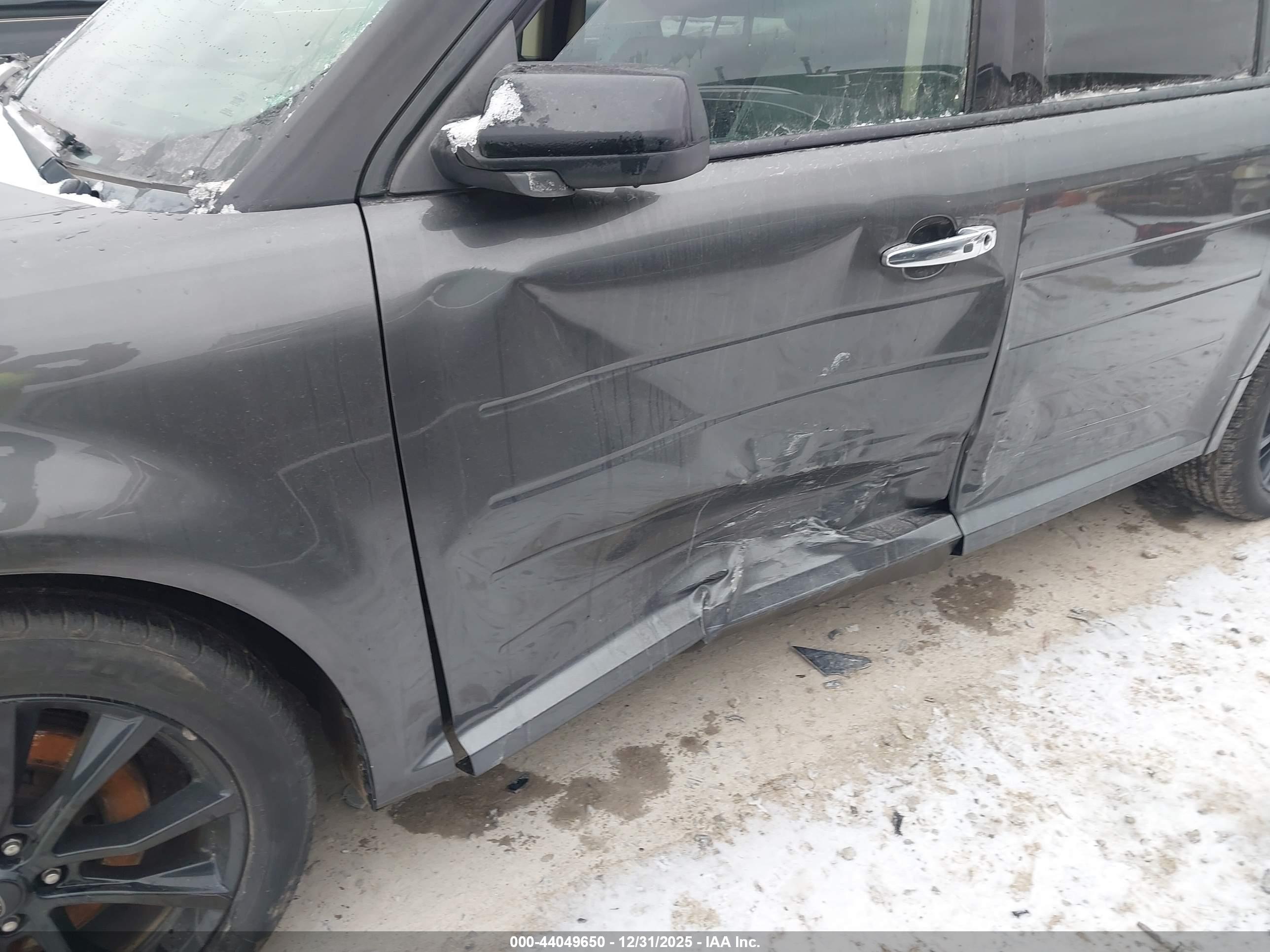 FORD FLEX image 6