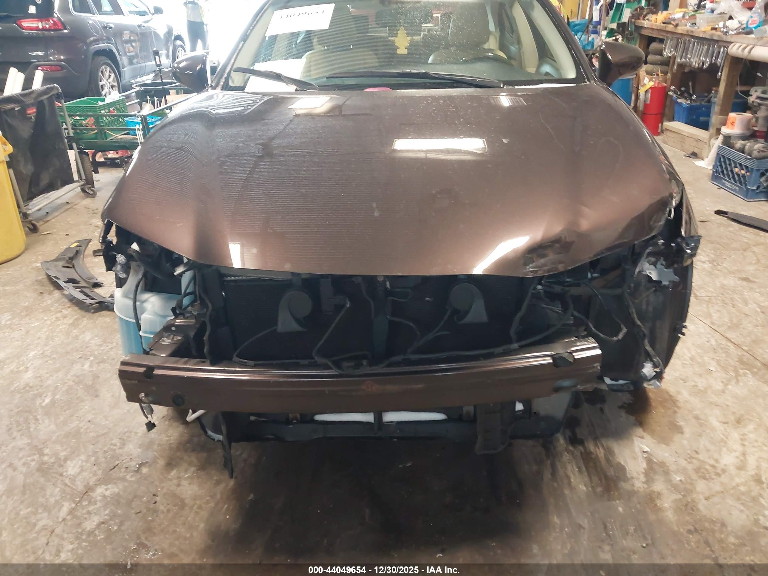 LEXUS ES image 6